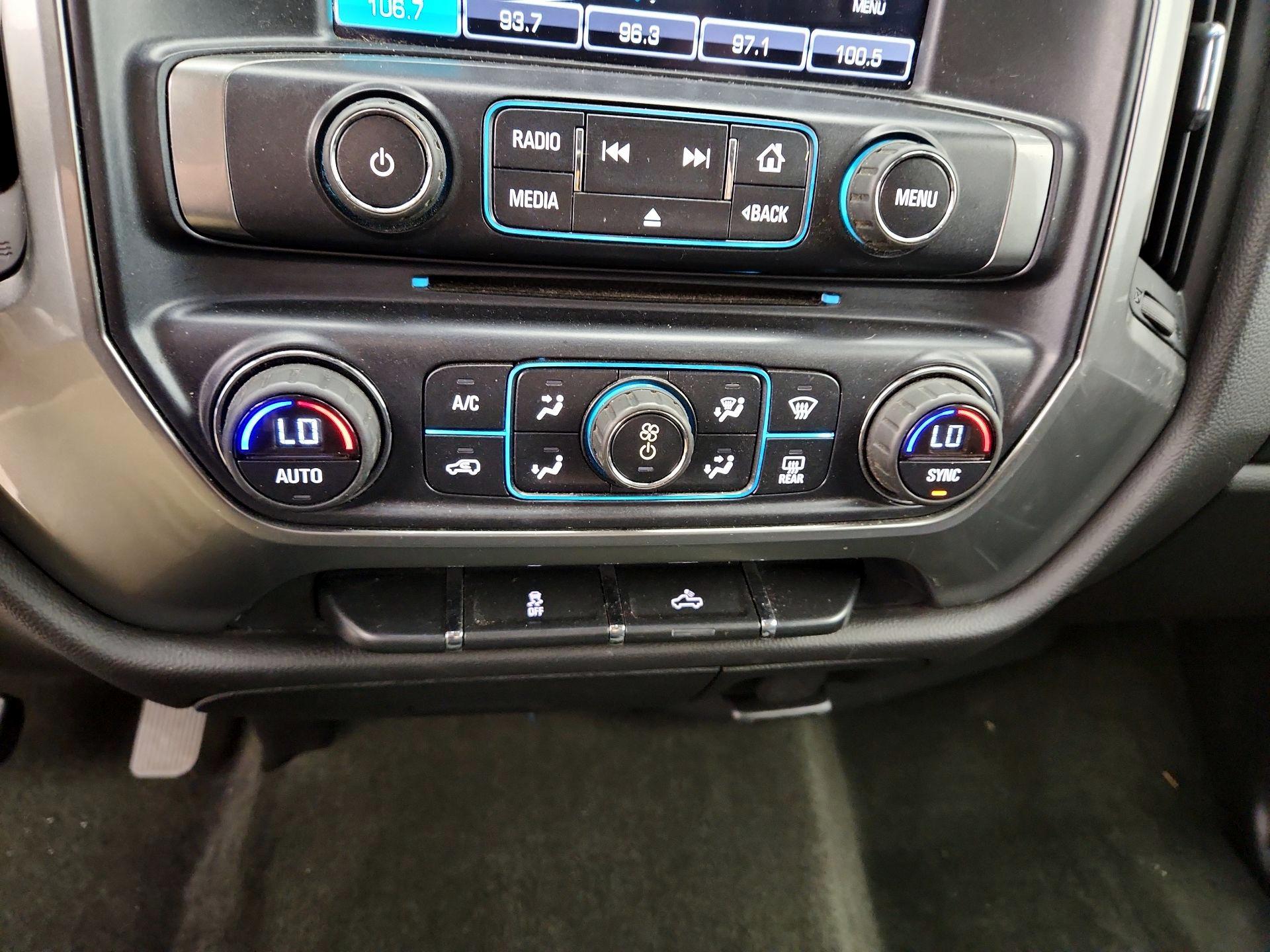 Thumbnail: 2015 Chevrolet Silverado 1500 - 17