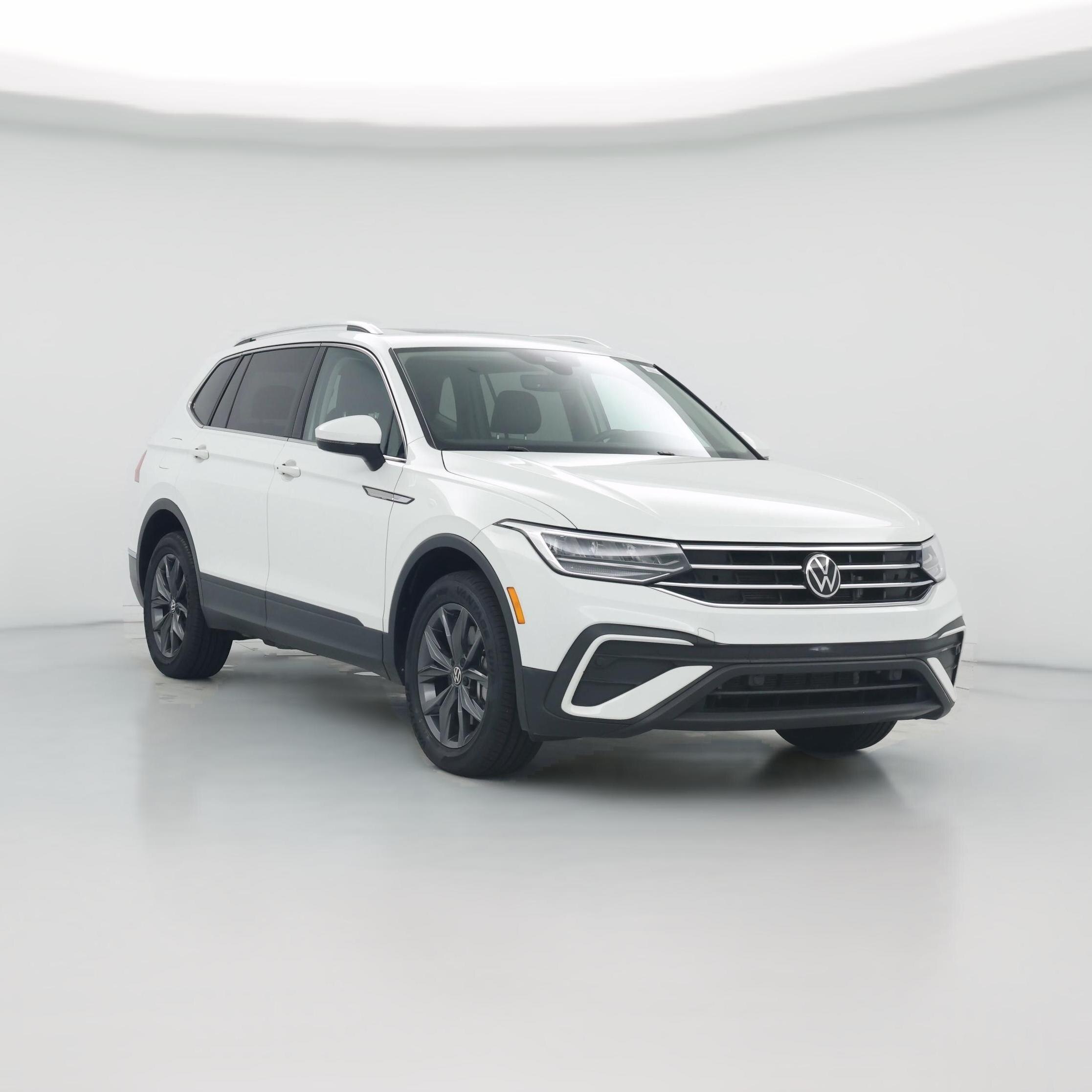 Thumbnail: 2022 Volkswagen Tiguan - 1