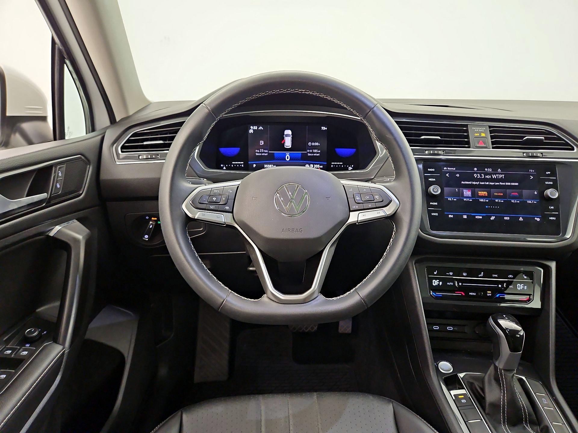 Thumbnail: 2022 Volkswagen Tiguan - 10