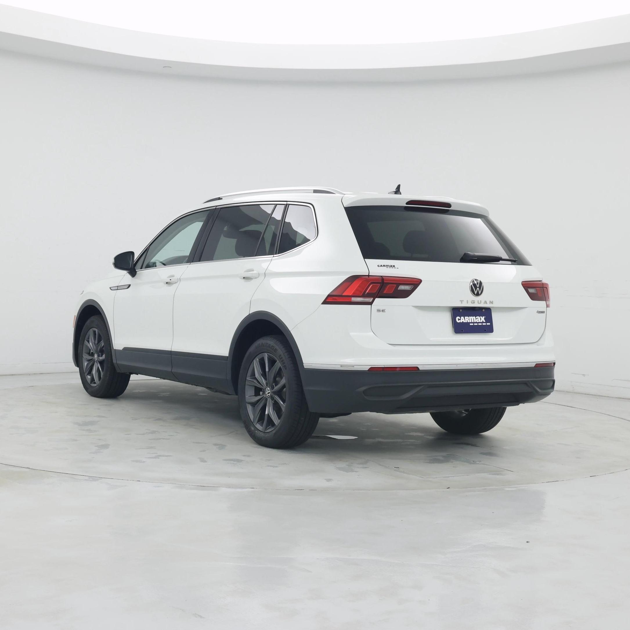 Thumbnail: 2022 Volkswagen Tiguan - 2