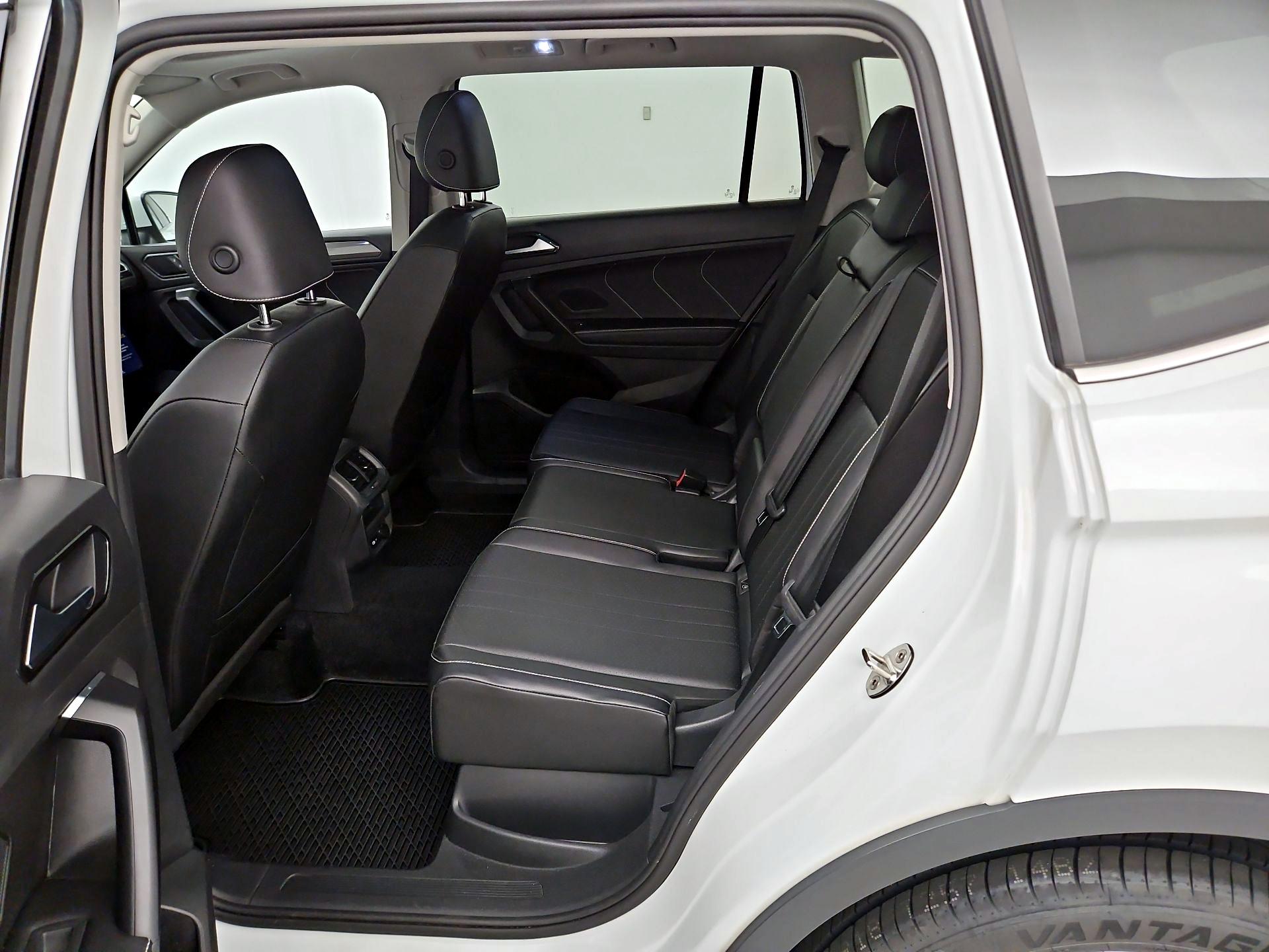 Thumbnail: 2022 Volkswagen Tiguan - 20