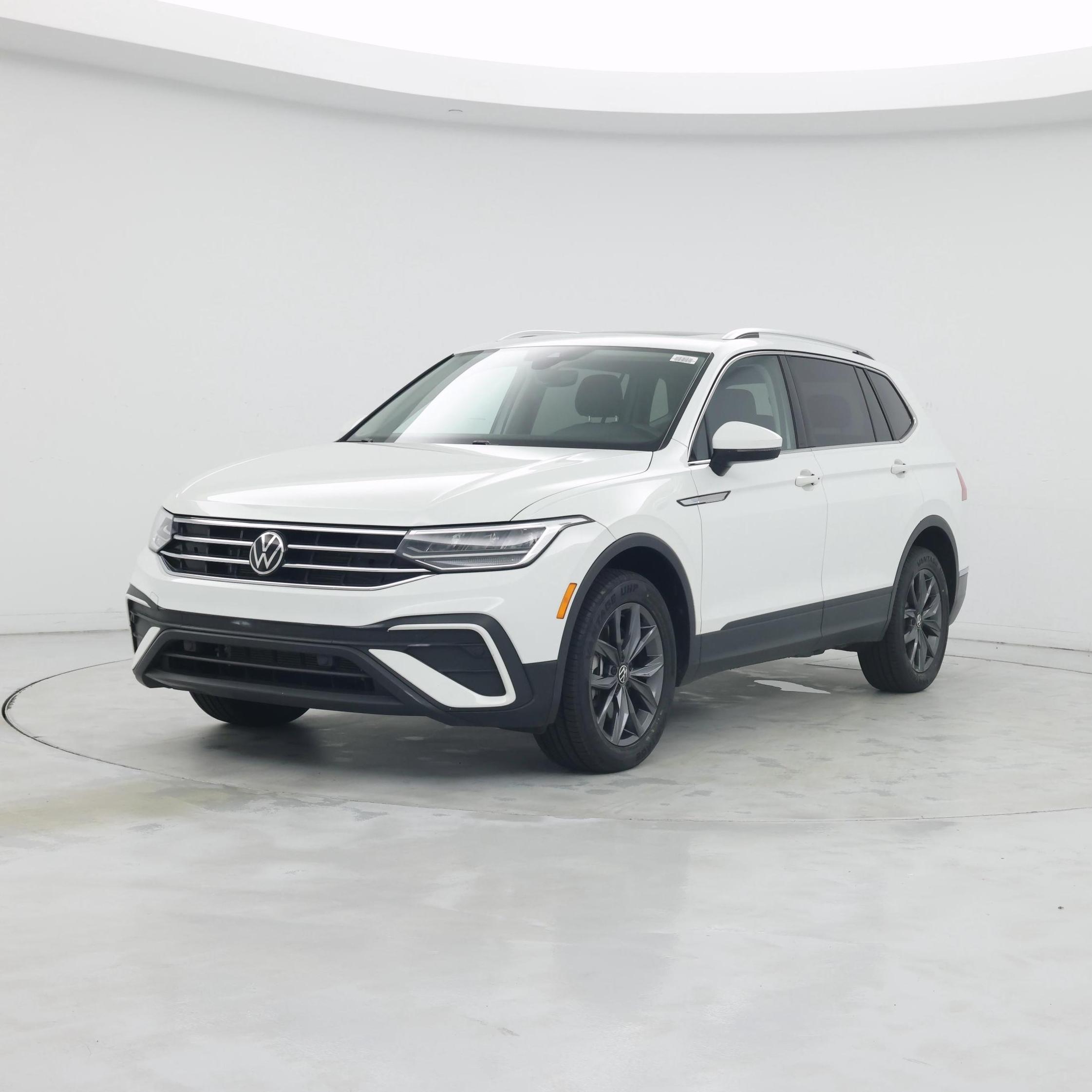Thumbnail: 2022 Volkswagen Tiguan - 4