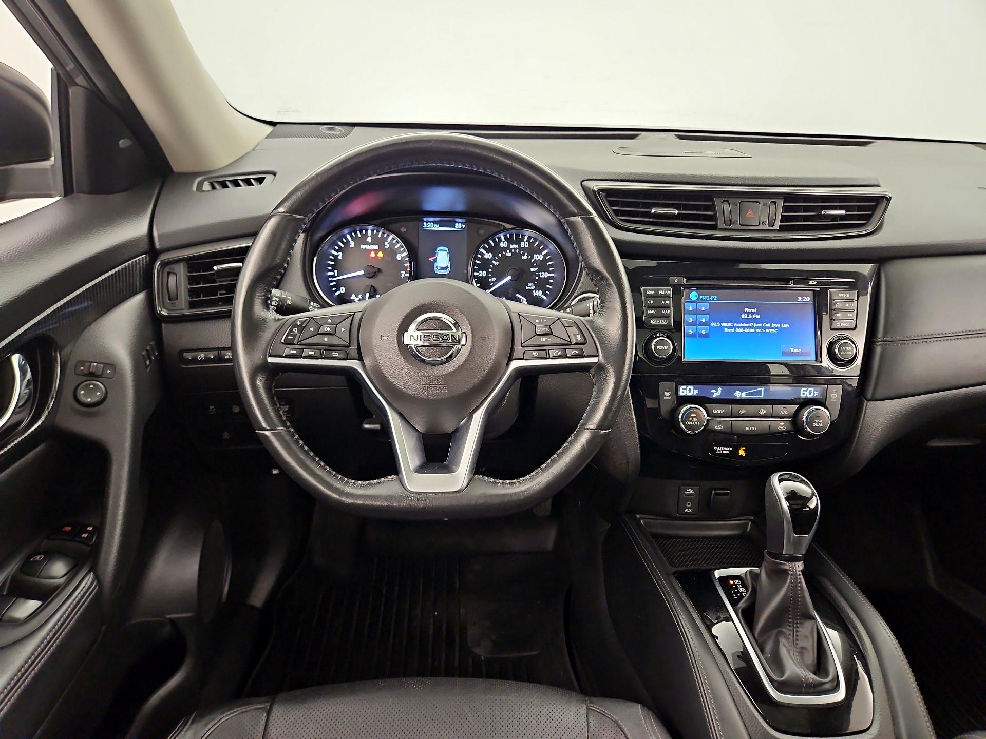 Thumbnail: 2017 Nissan Rogue - 10