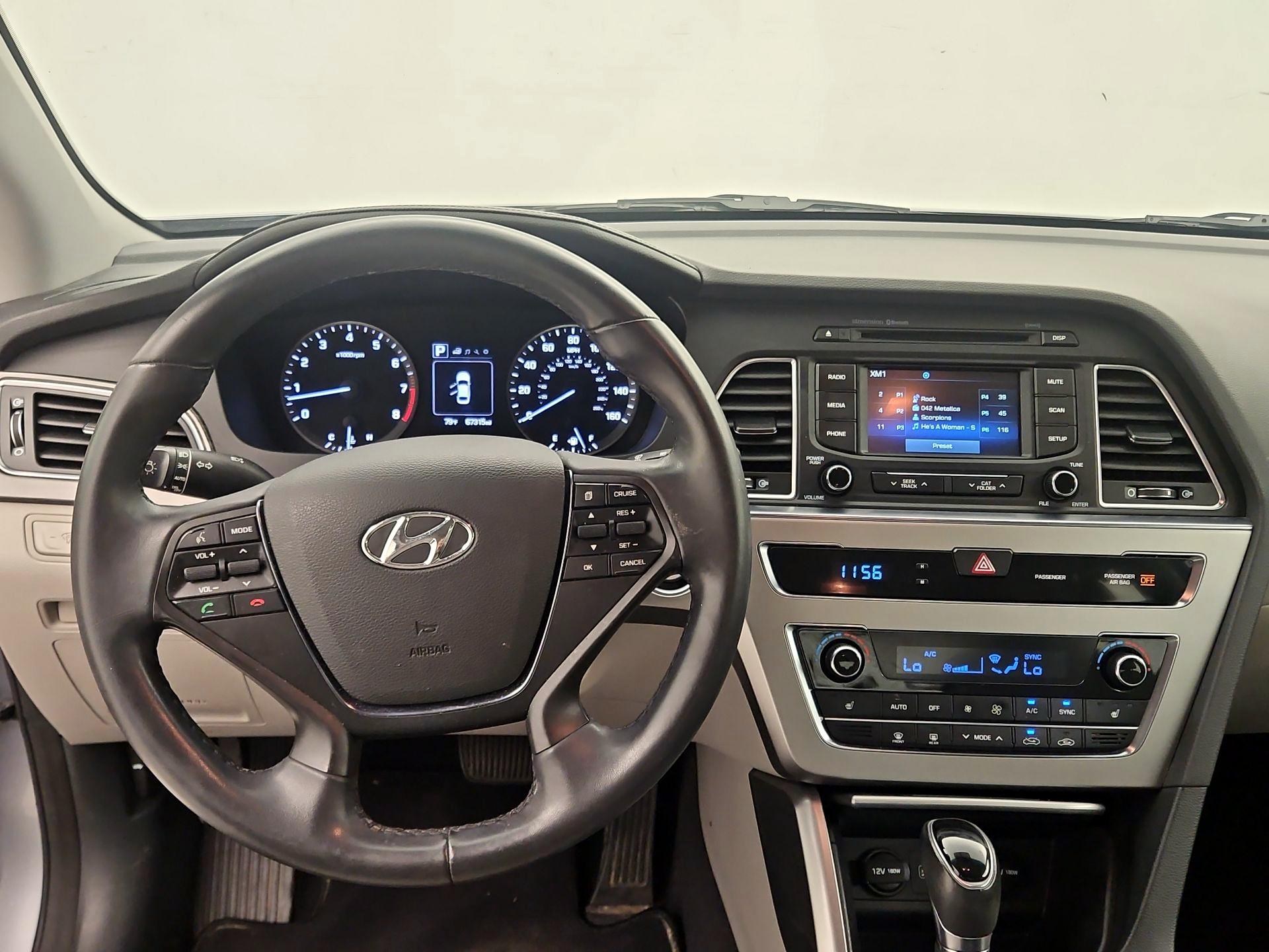 Thumbnail: 2015 Hyundai Sonata - 10