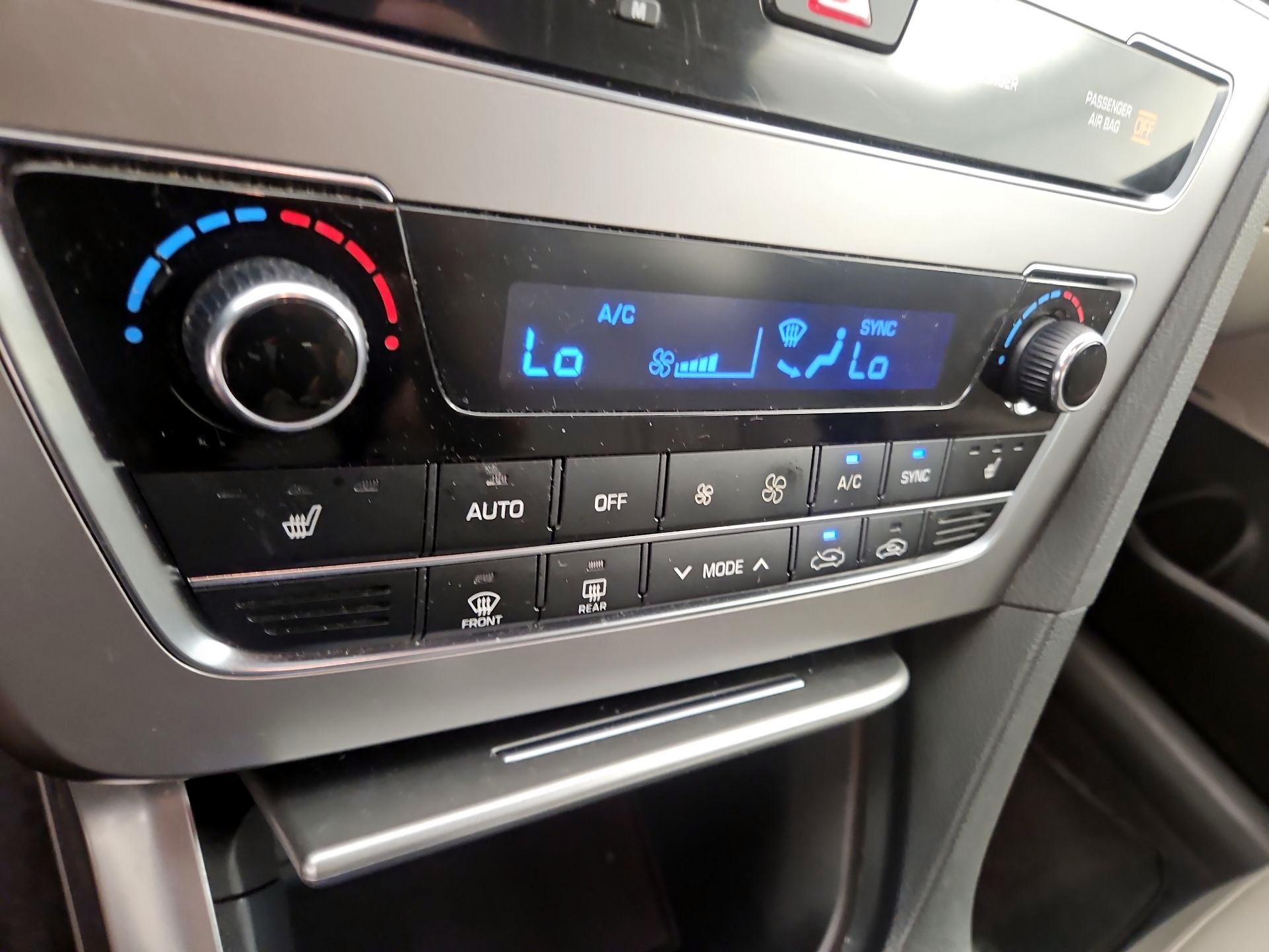 Thumbnail: 2015 Hyundai Sonata - 16