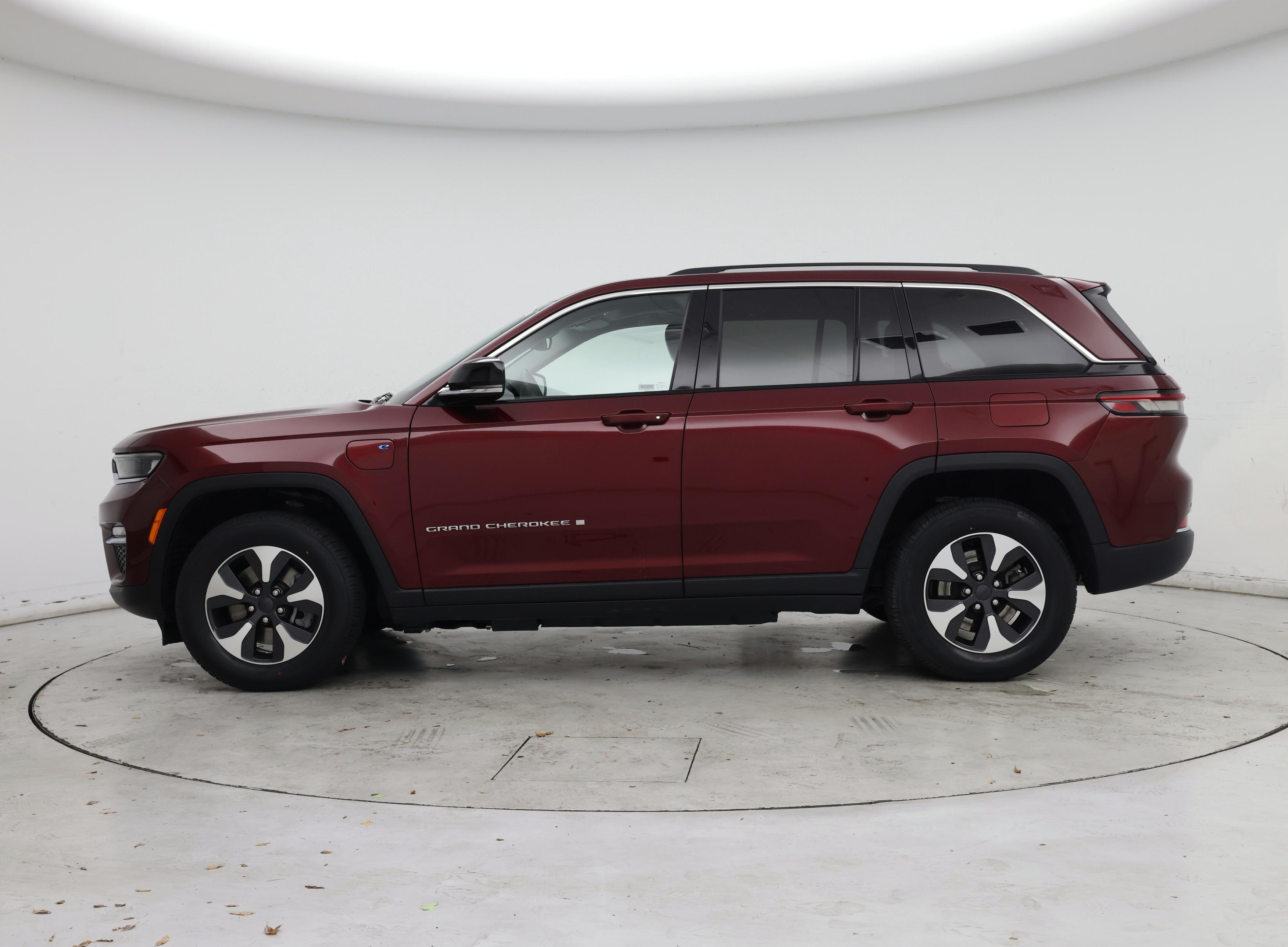 Thumbnail: 2023 Jeep Grand Cherokee - 3