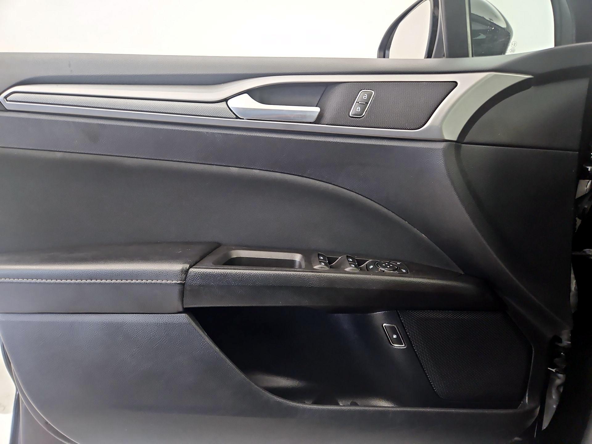 Thumbnail: 2020 Ford Fusion - 12