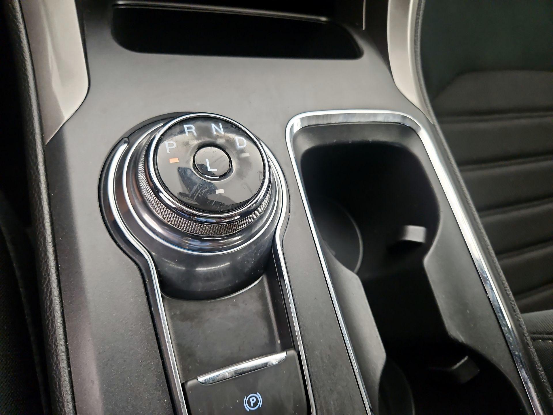 Thumbnail: 2020 Ford Fusion - 18