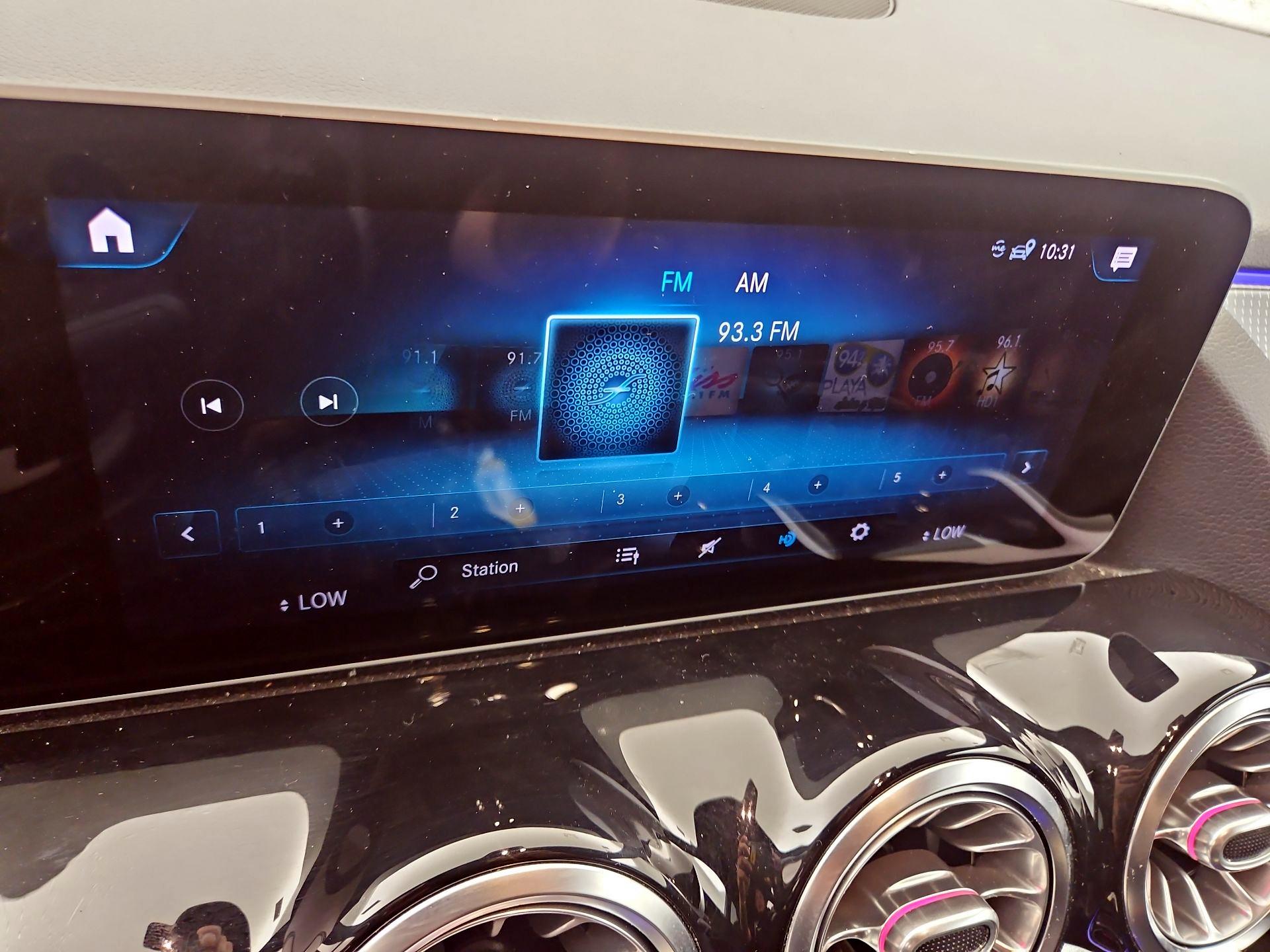 Thumbnail: 2021 Mercedes-Benz GLA - 15