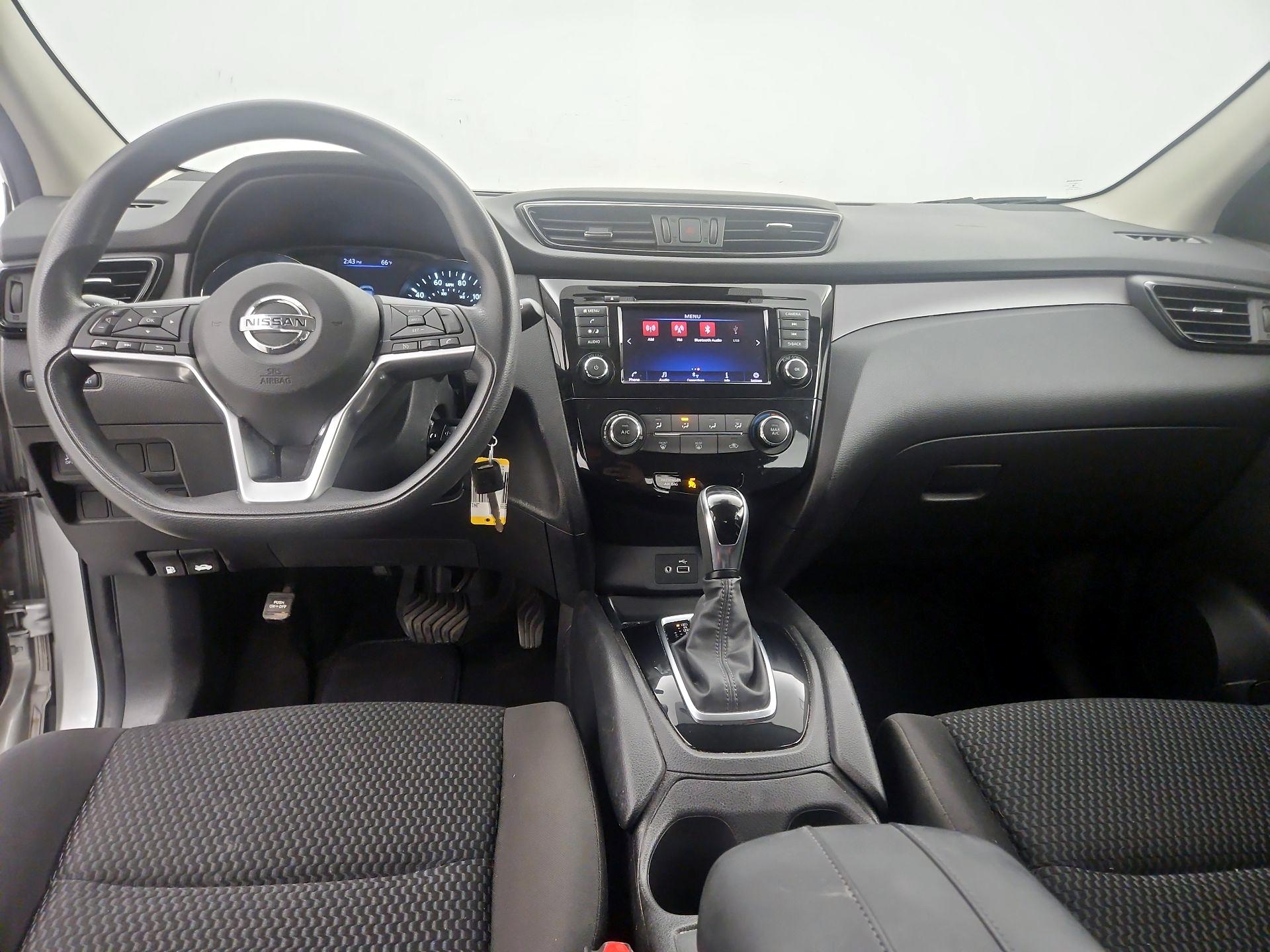 Thumbnail: 2020 Nissan Rogue Sport - 9