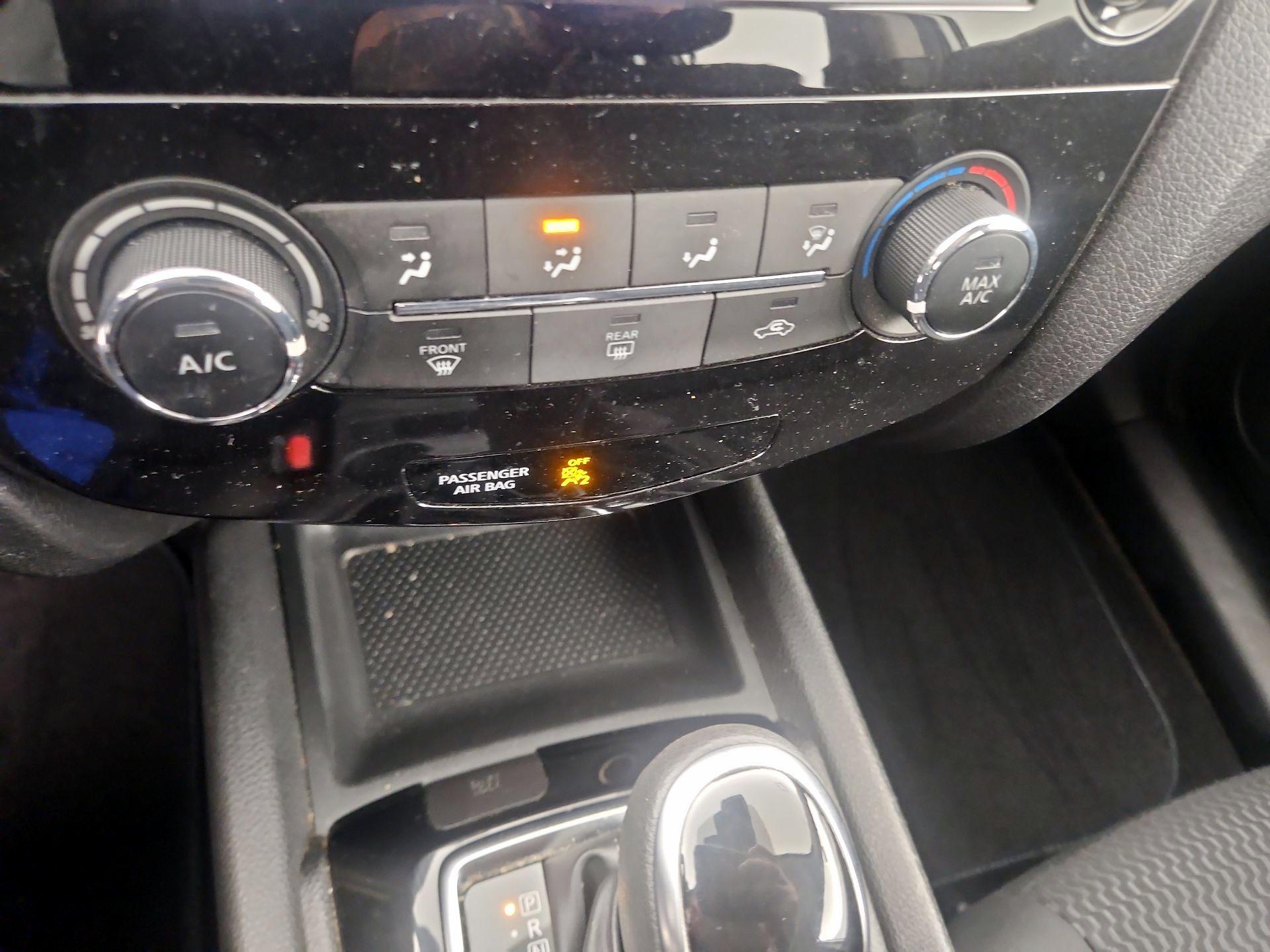 Thumbnail: 2020 Nissan Rogue Sport - 16