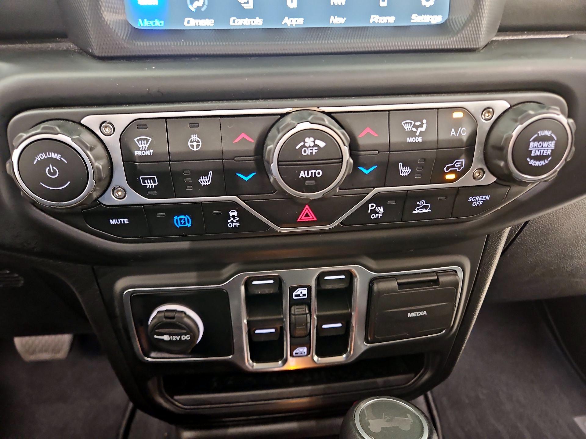 Thumbnail: 2022 Jeep Wrangler - 16