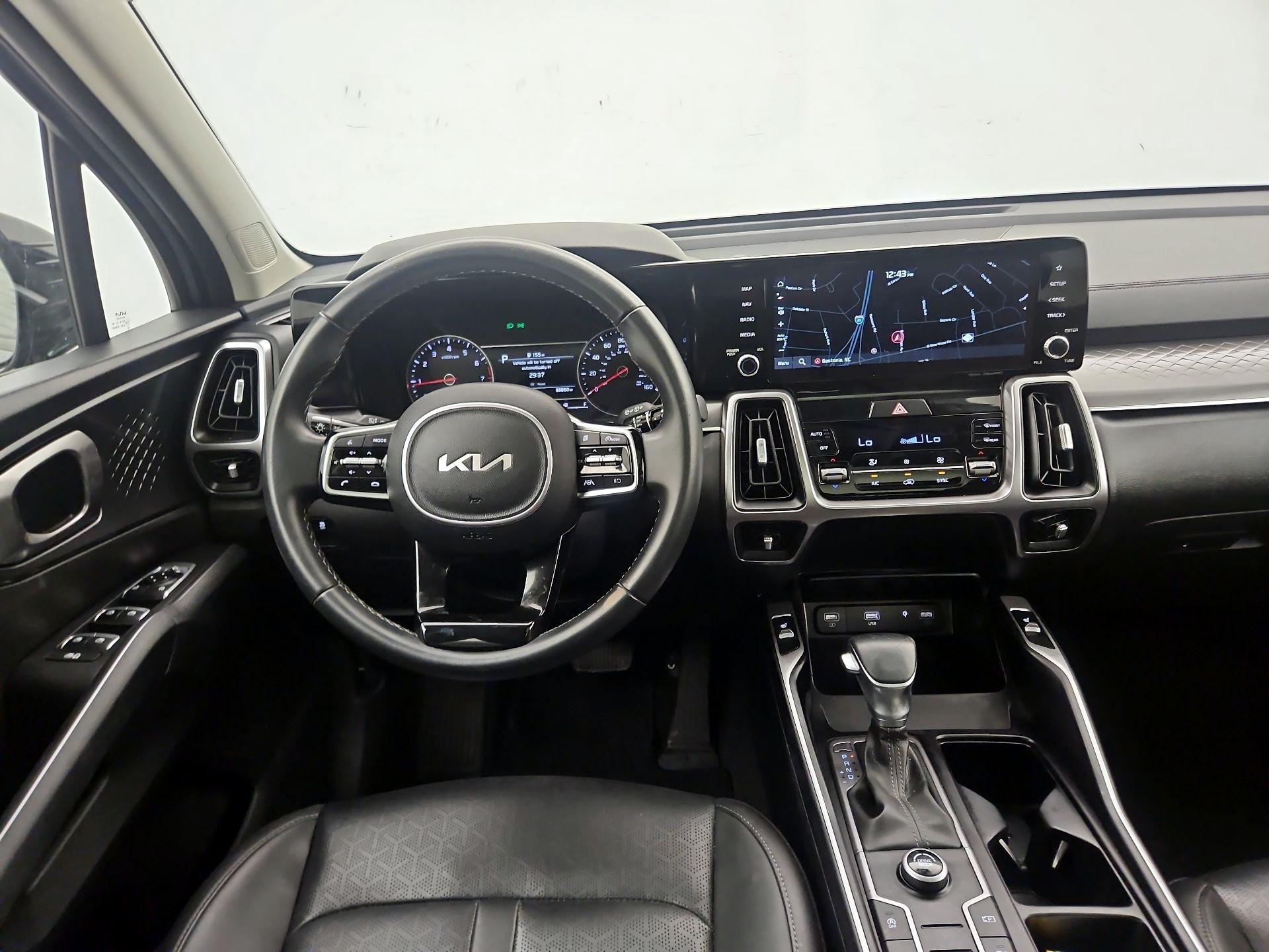 Thumbnail: 2023 Kia Sorento - 10