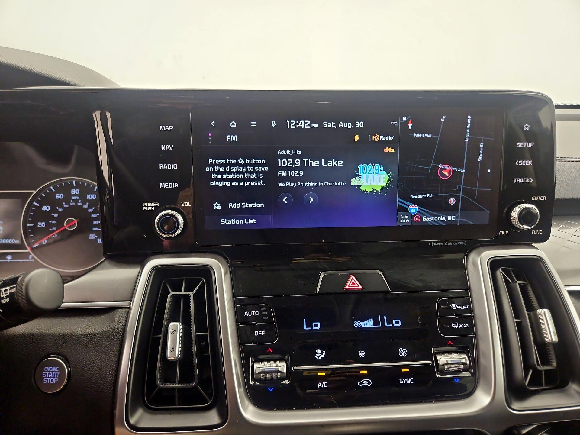 Thumbnail: 2023 Kia Sorento - 16