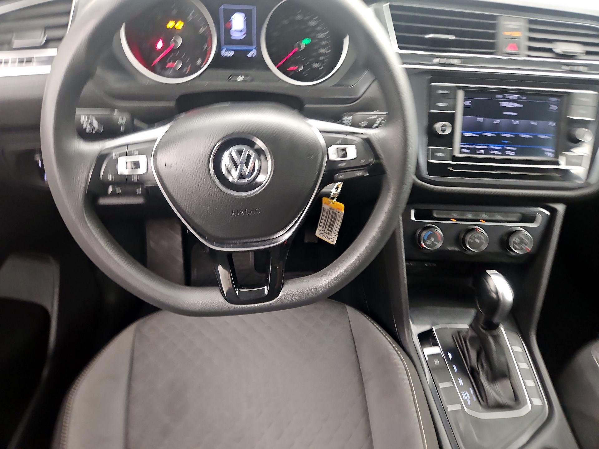 Thumbnail: 2021 Volkswagen Tiguan - 10