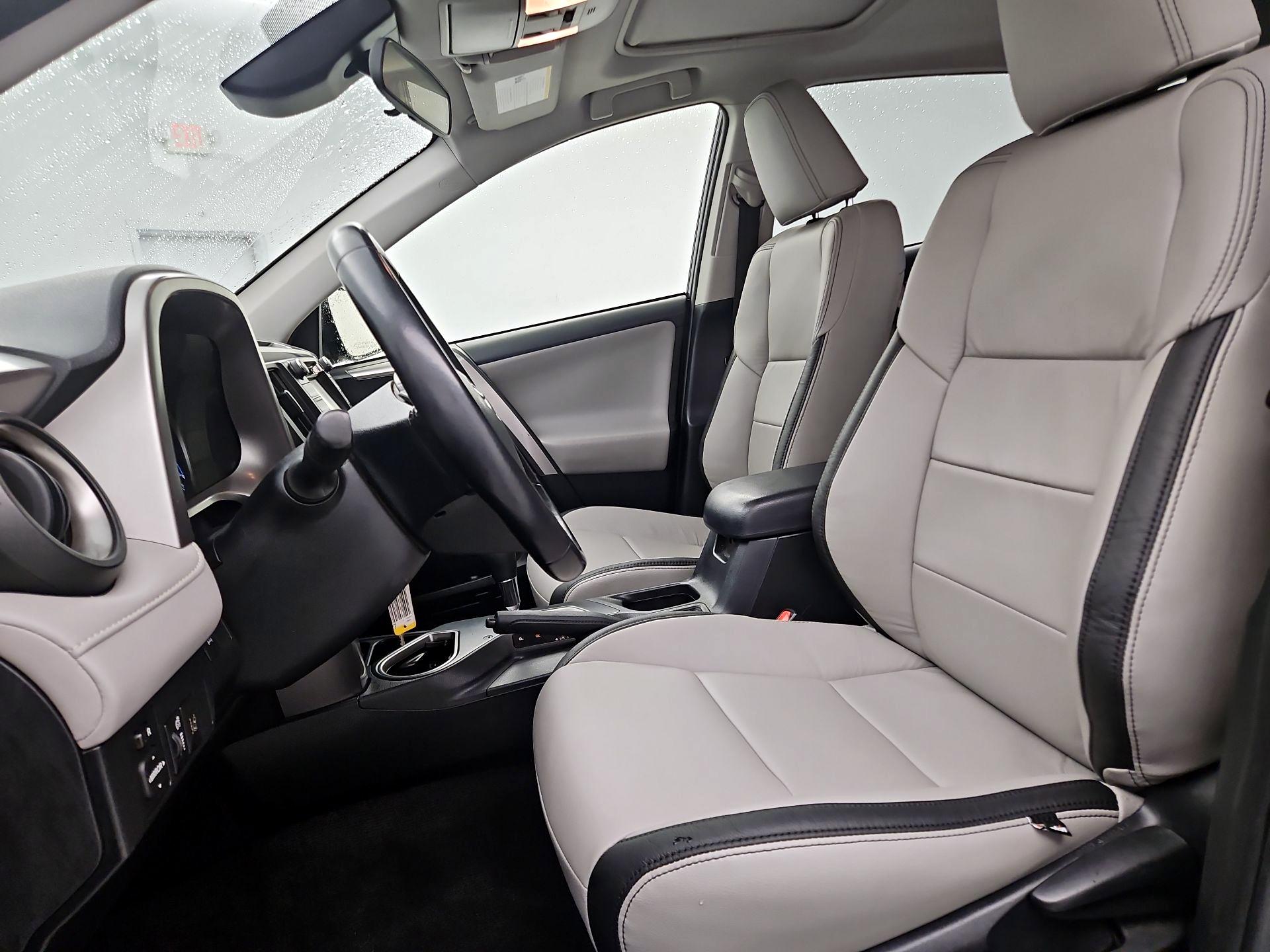 Thumbnail: 2017 Toyota RAV4 - 11