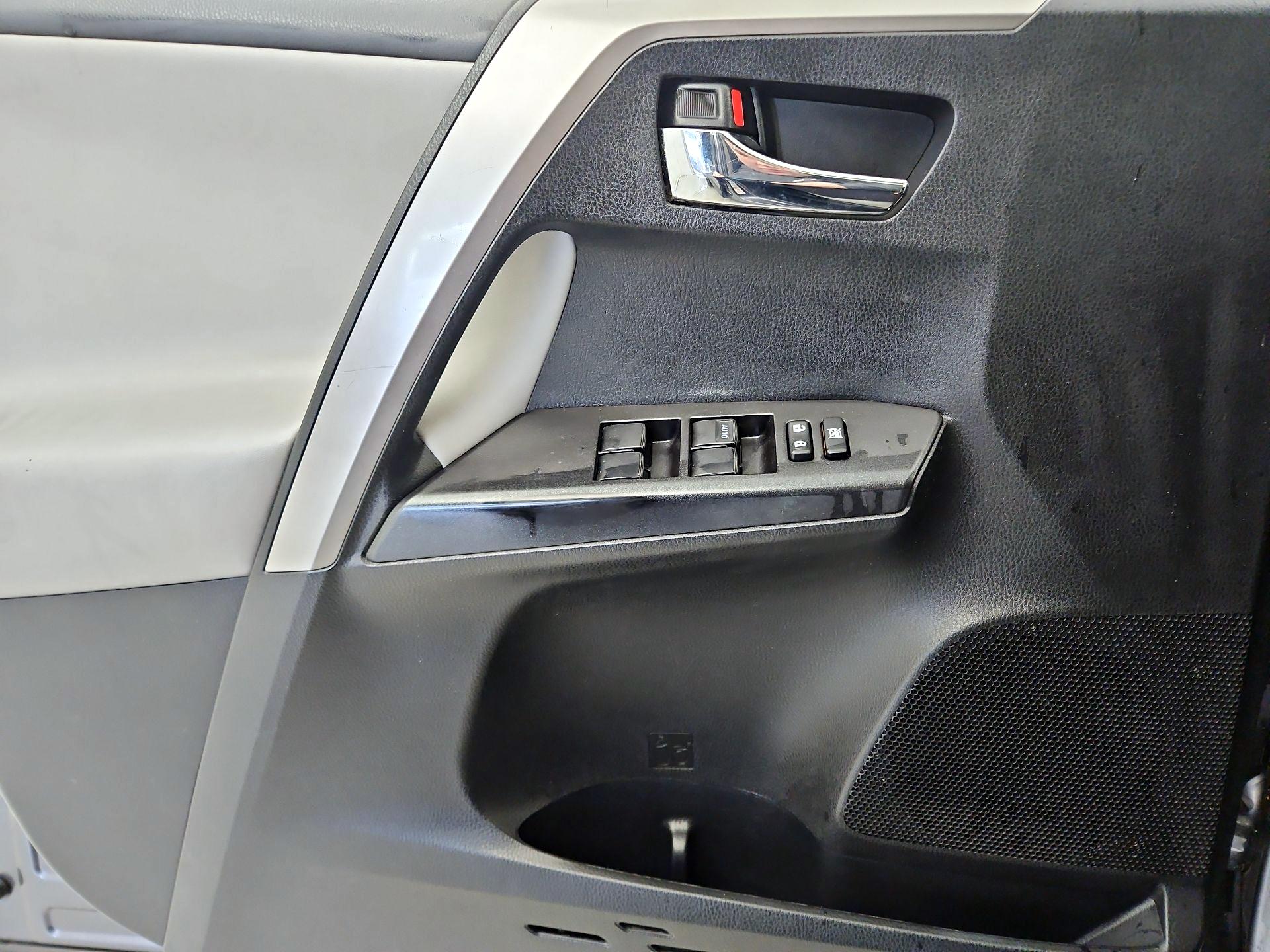 Thumbnail: 2017 Toyota RAV4 - 12