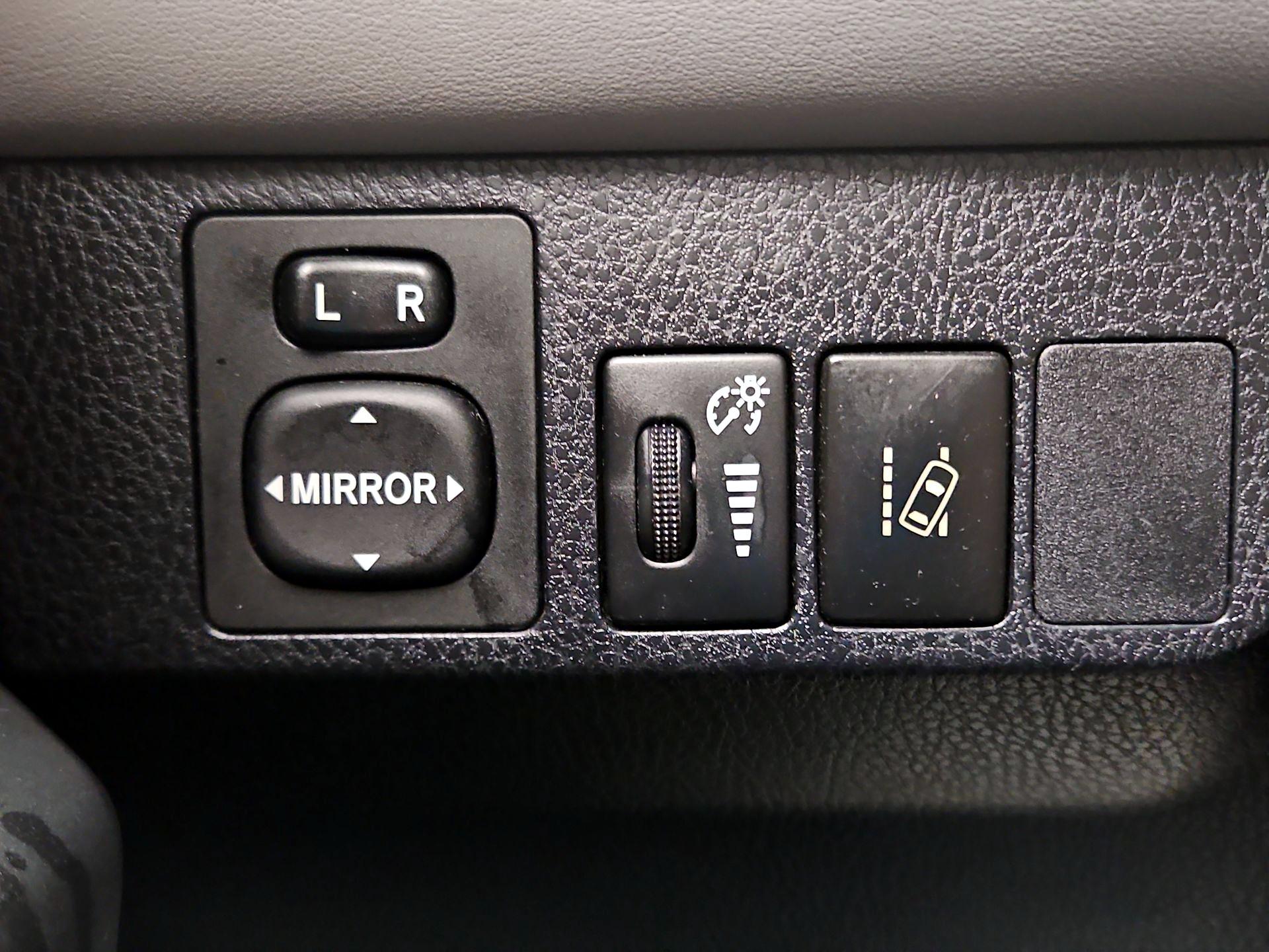 Thumbnail: 2017 Toyota RAV4 - 13