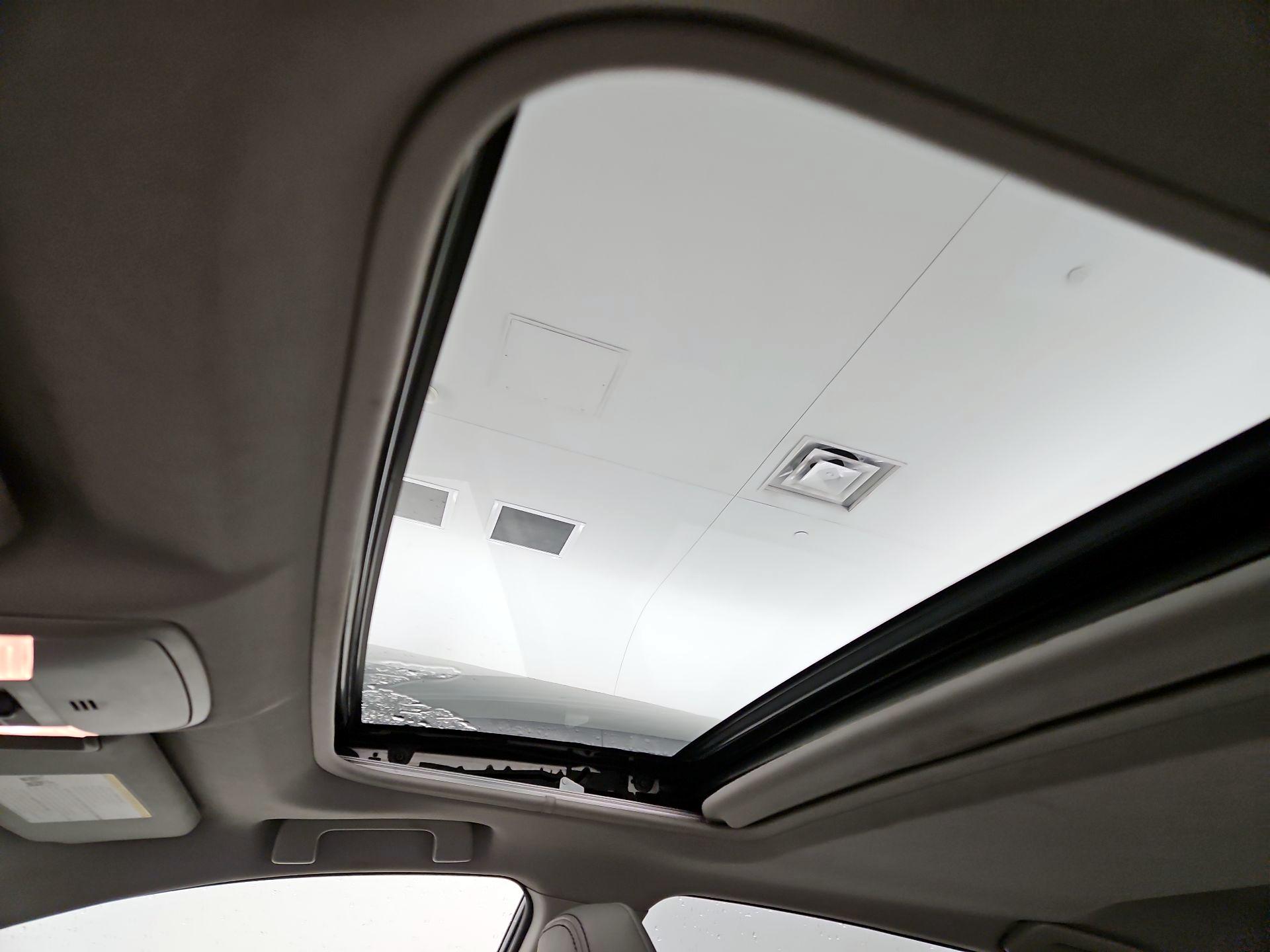 Thumbnail: 2017 Toyota RAV4 - 19