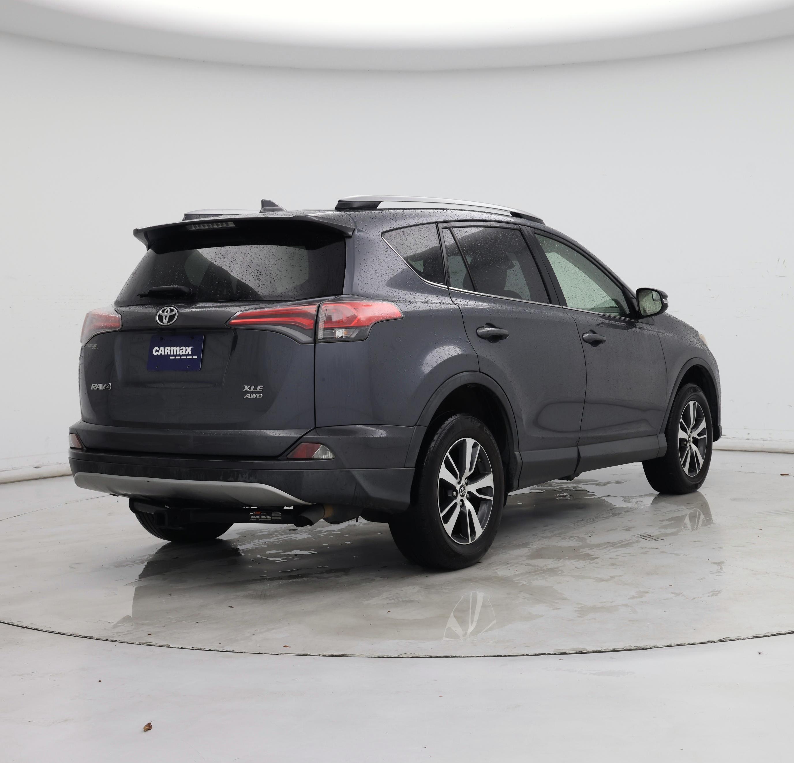 Thumbnail: 2017 Toyota RAV4 - 8