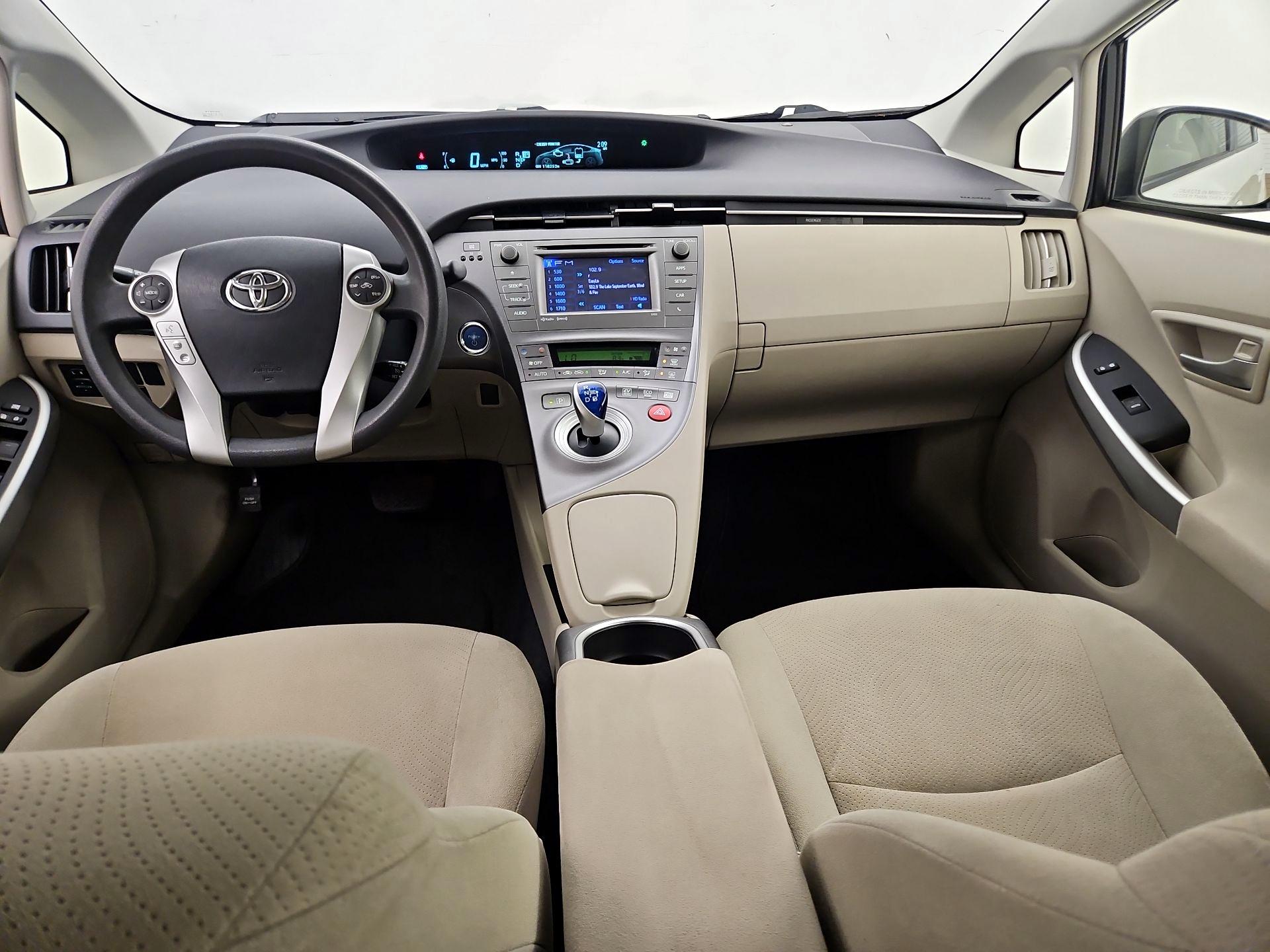 Thumbnail: 2015 Toyota Prius - 9