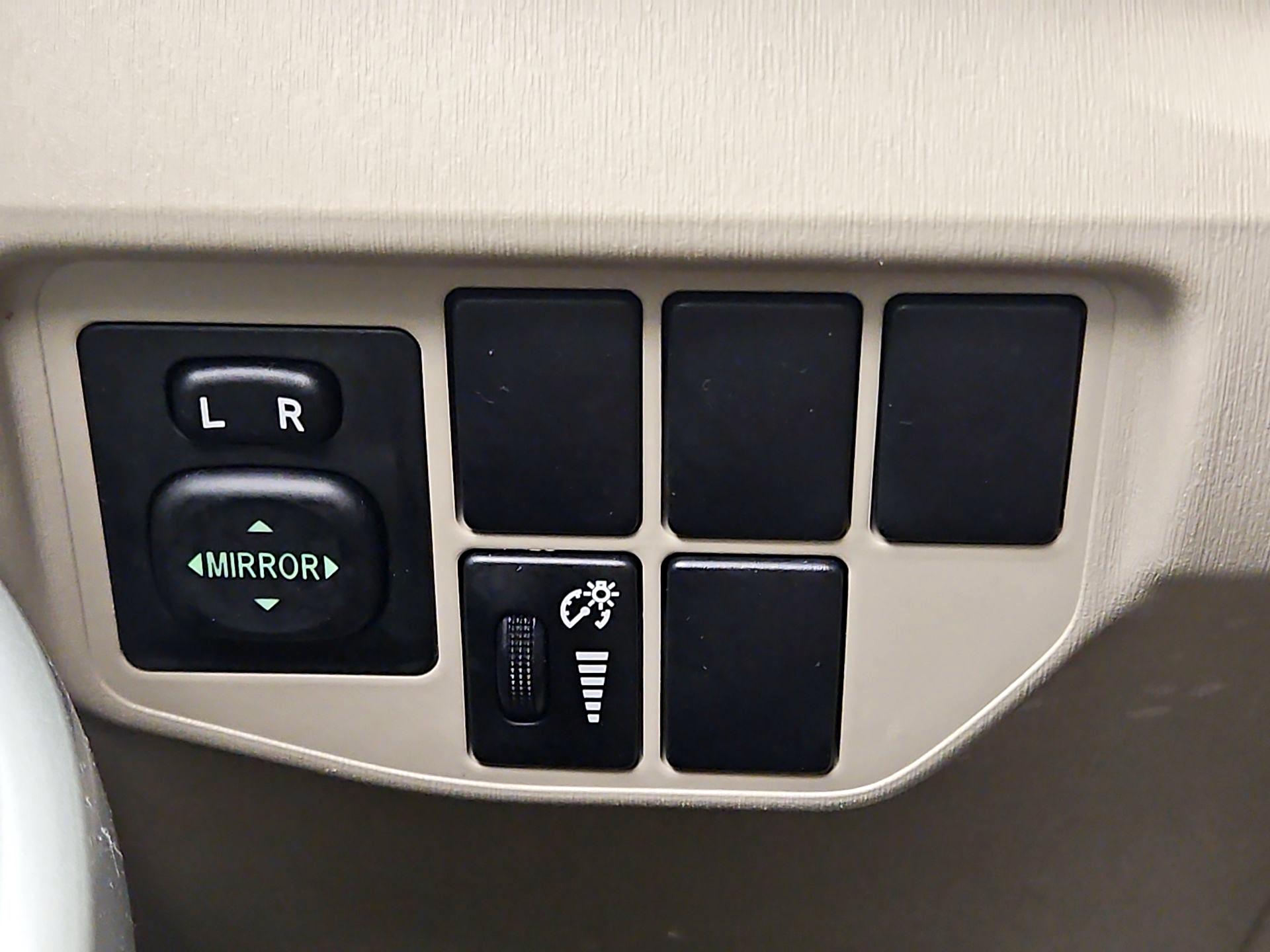 Thumbnail: 2015 Toyota Prius - 13