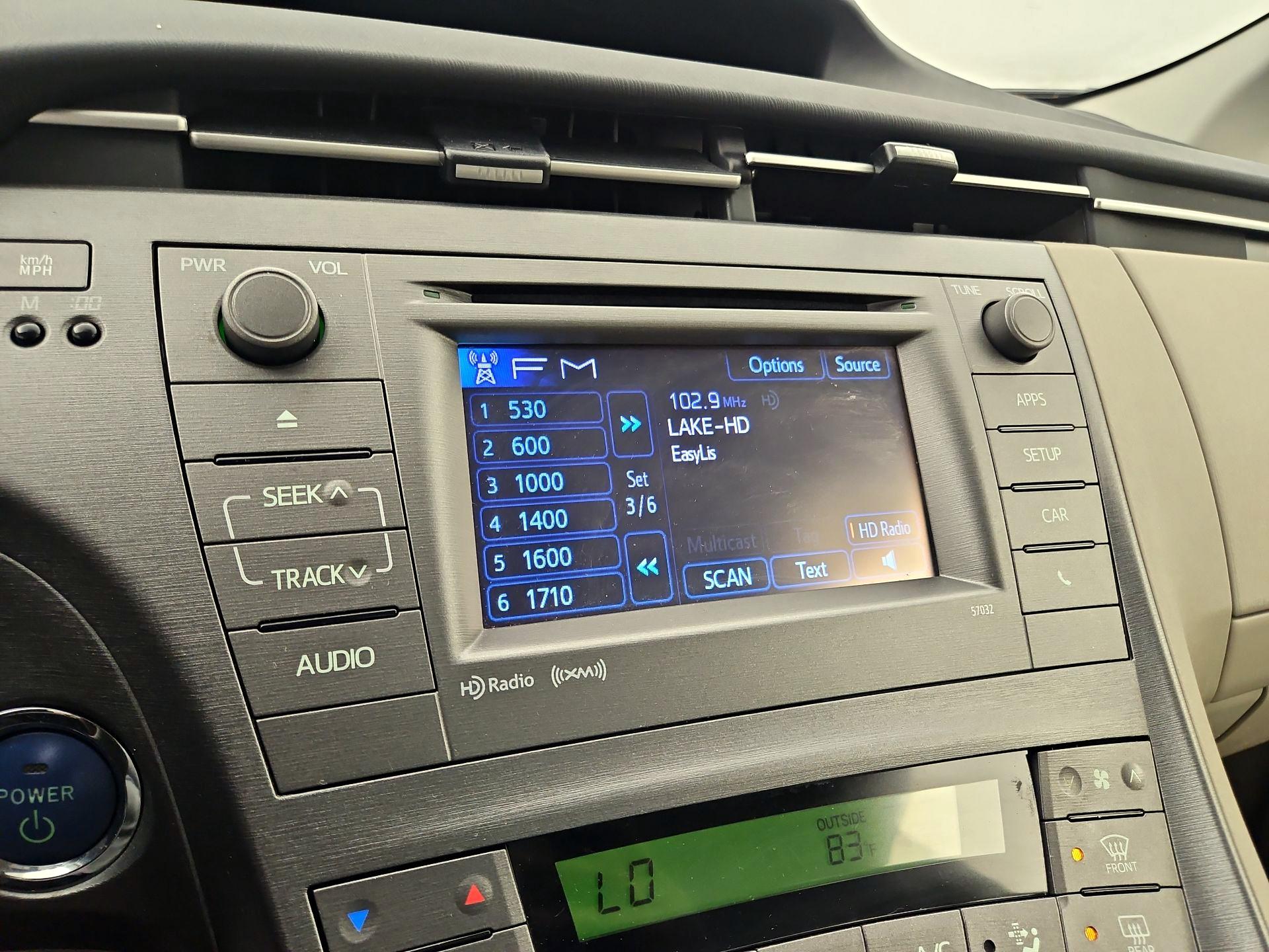 Thumbnail: 2015 Toyota Prius - 15