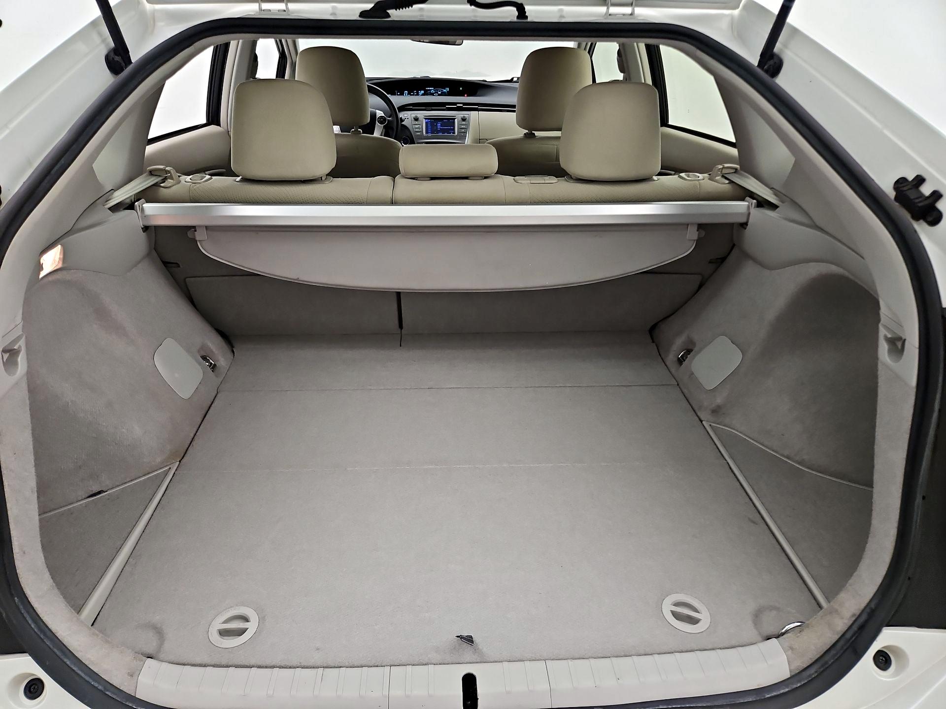 Thumbnail: 2015 Toyota Prius - 20