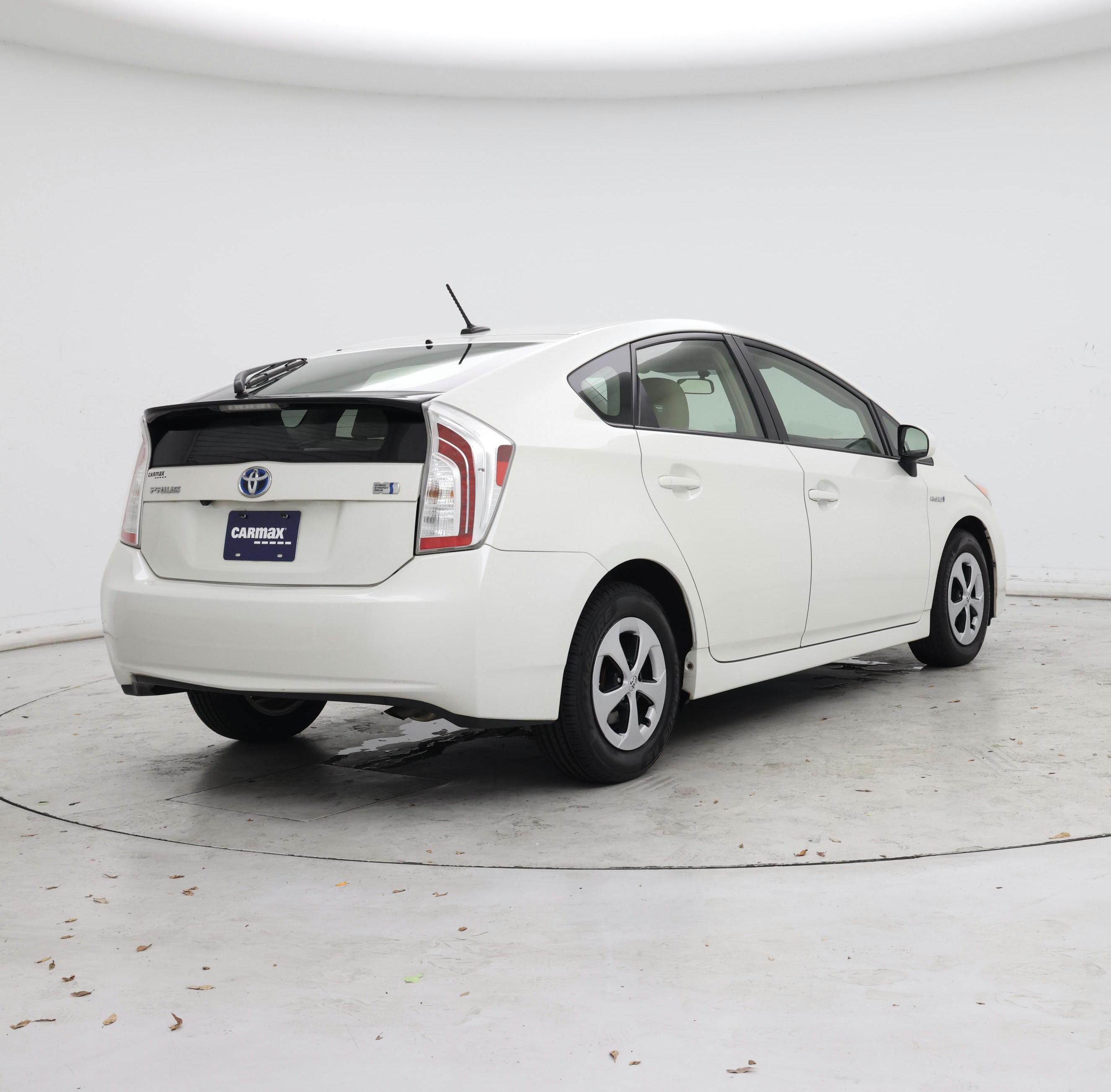 Thumbnail: 2015 Toyota Prius - 8