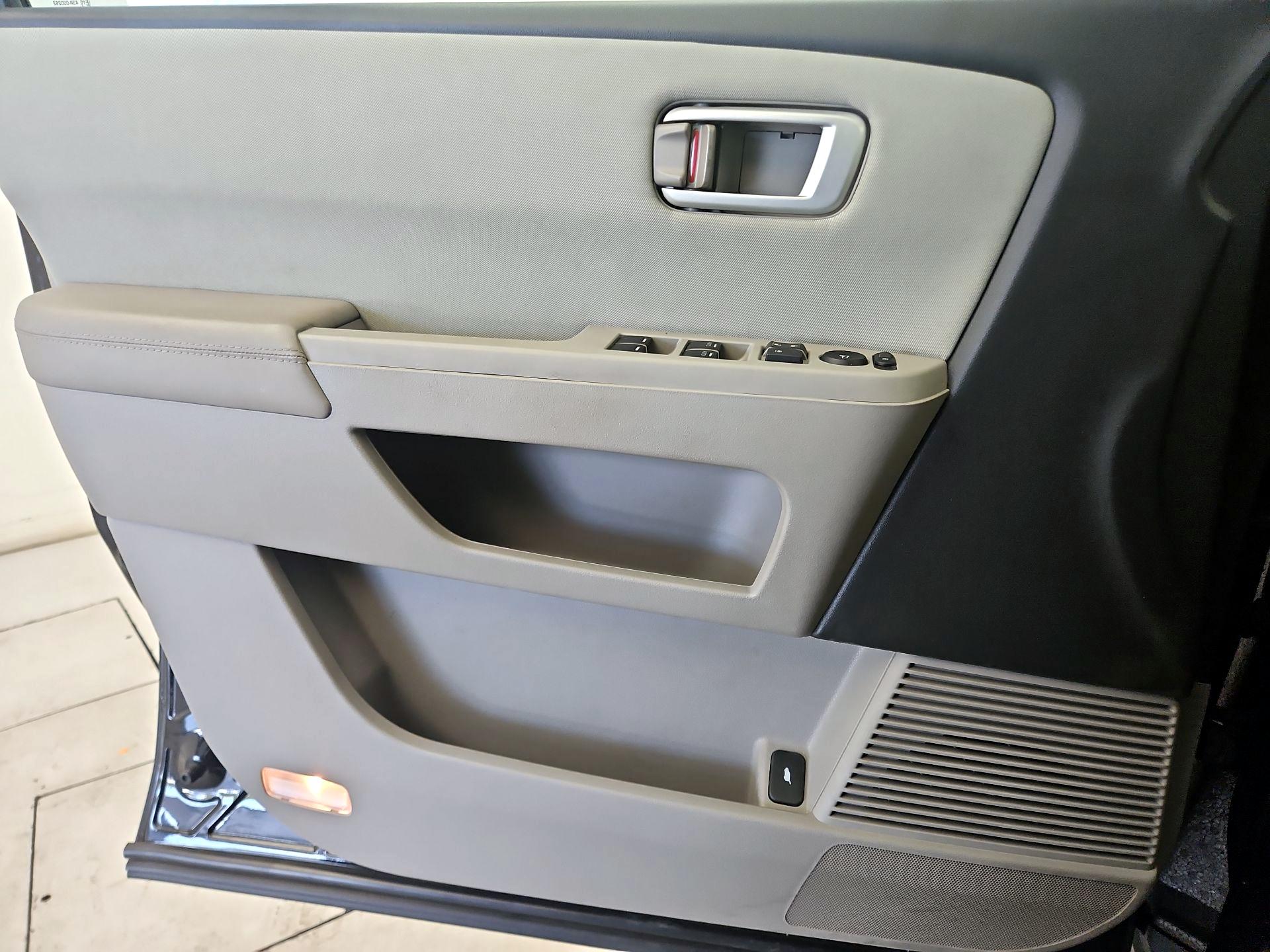 Thumbnail: 2014 Honda Pilot - 12