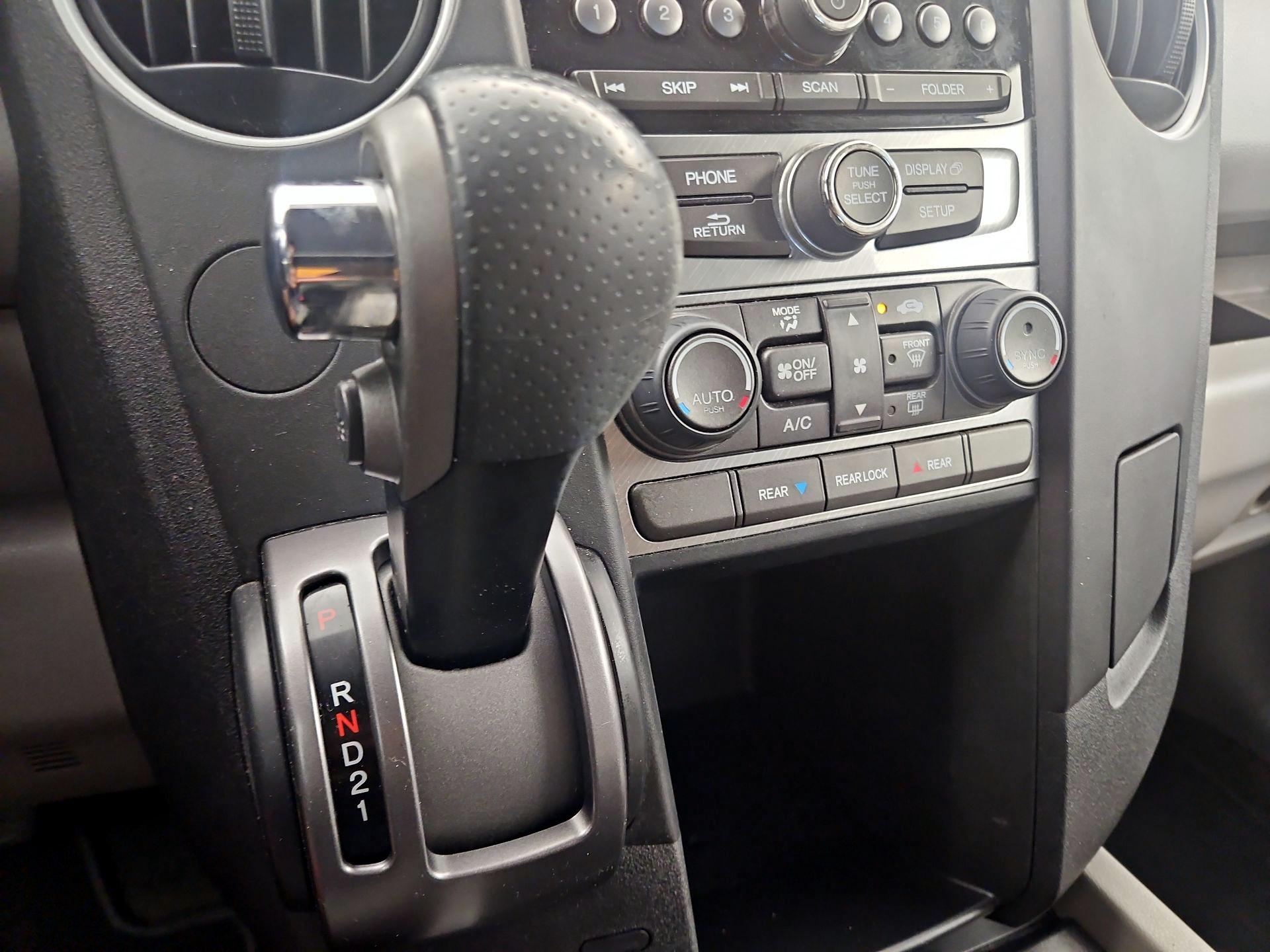 Thumbnail: 2014 Honda Pilot - 17
