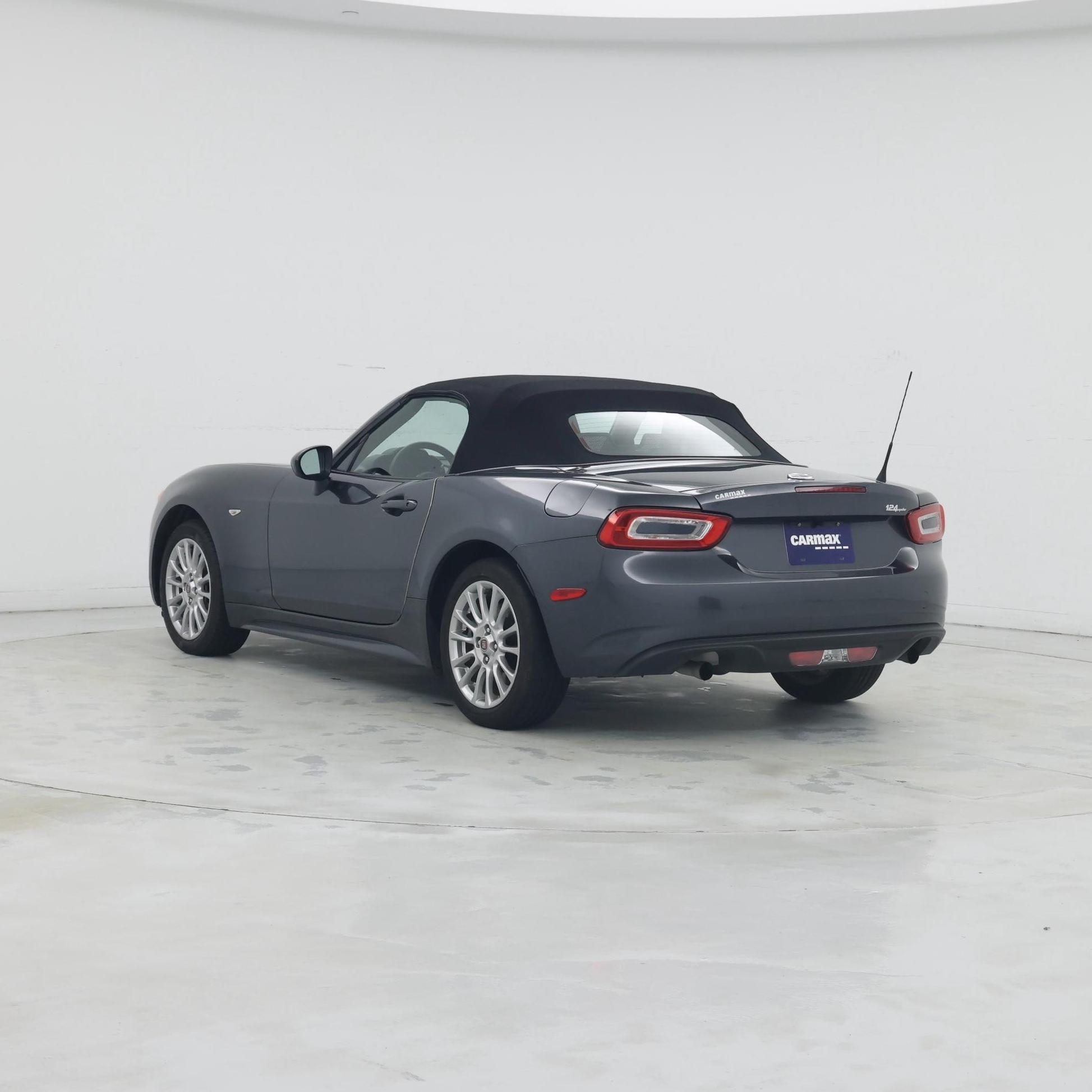 Thumbnail: 2018 Fiat 124 Spider - 2