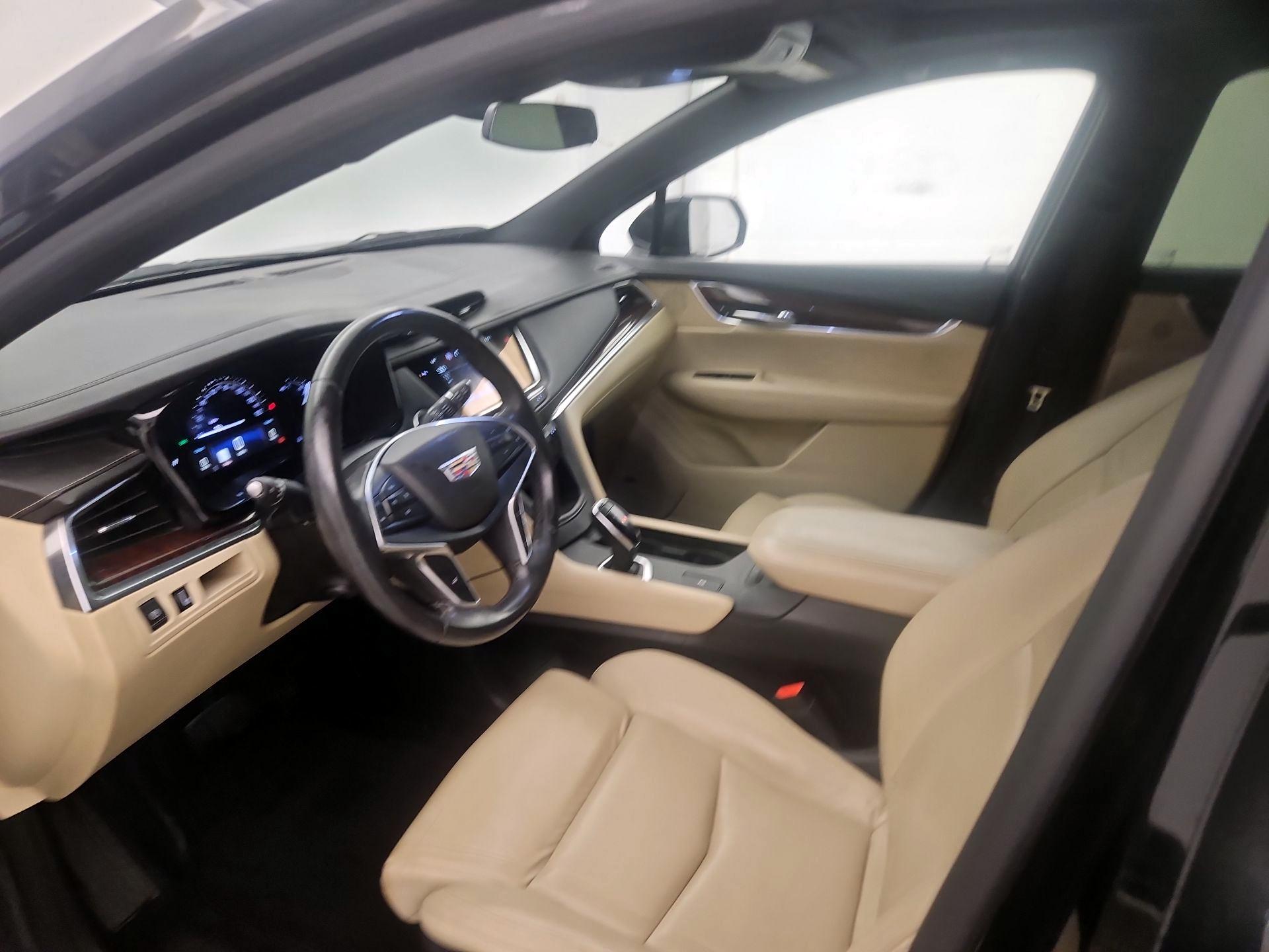 Thumbnail: 2017 Cadillac XT5 - 11