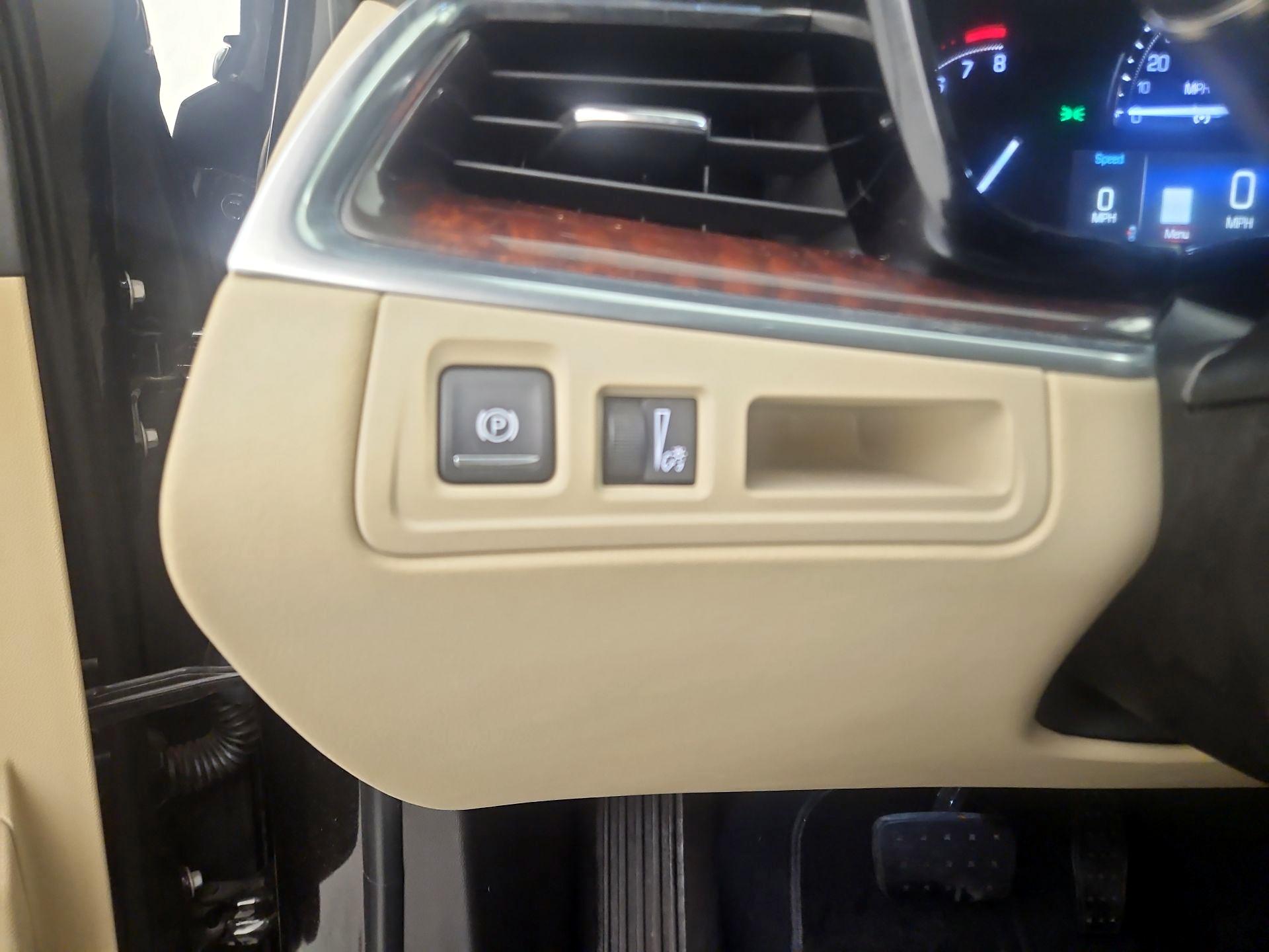 Thumbnail: 2017 Cadillac XT5 - 13