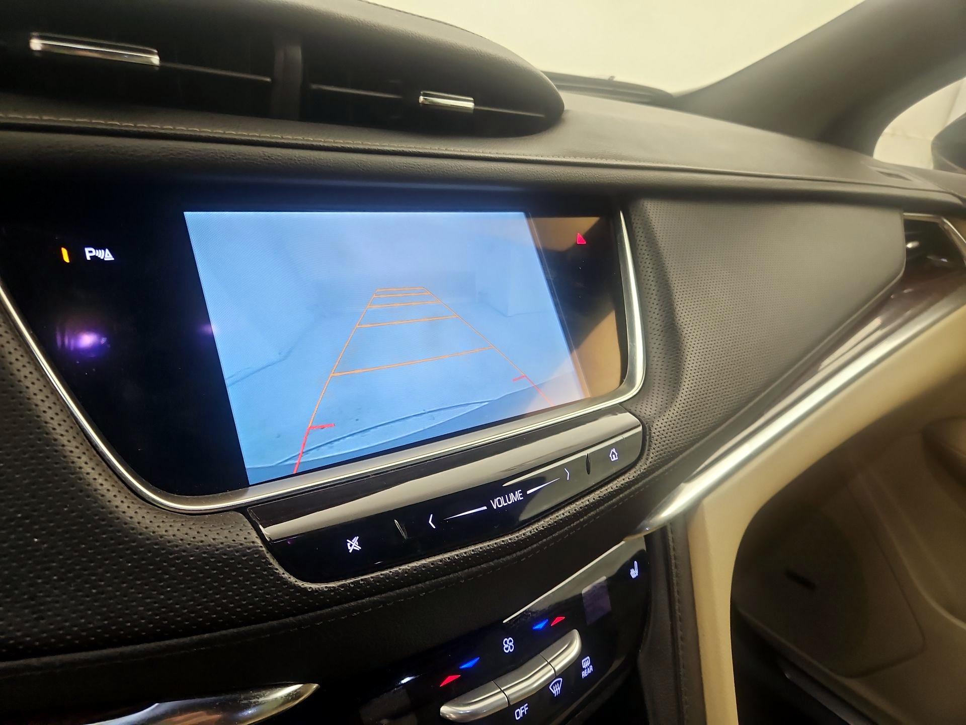 Thumbnail: 2017 Cadillac XT5 - 14