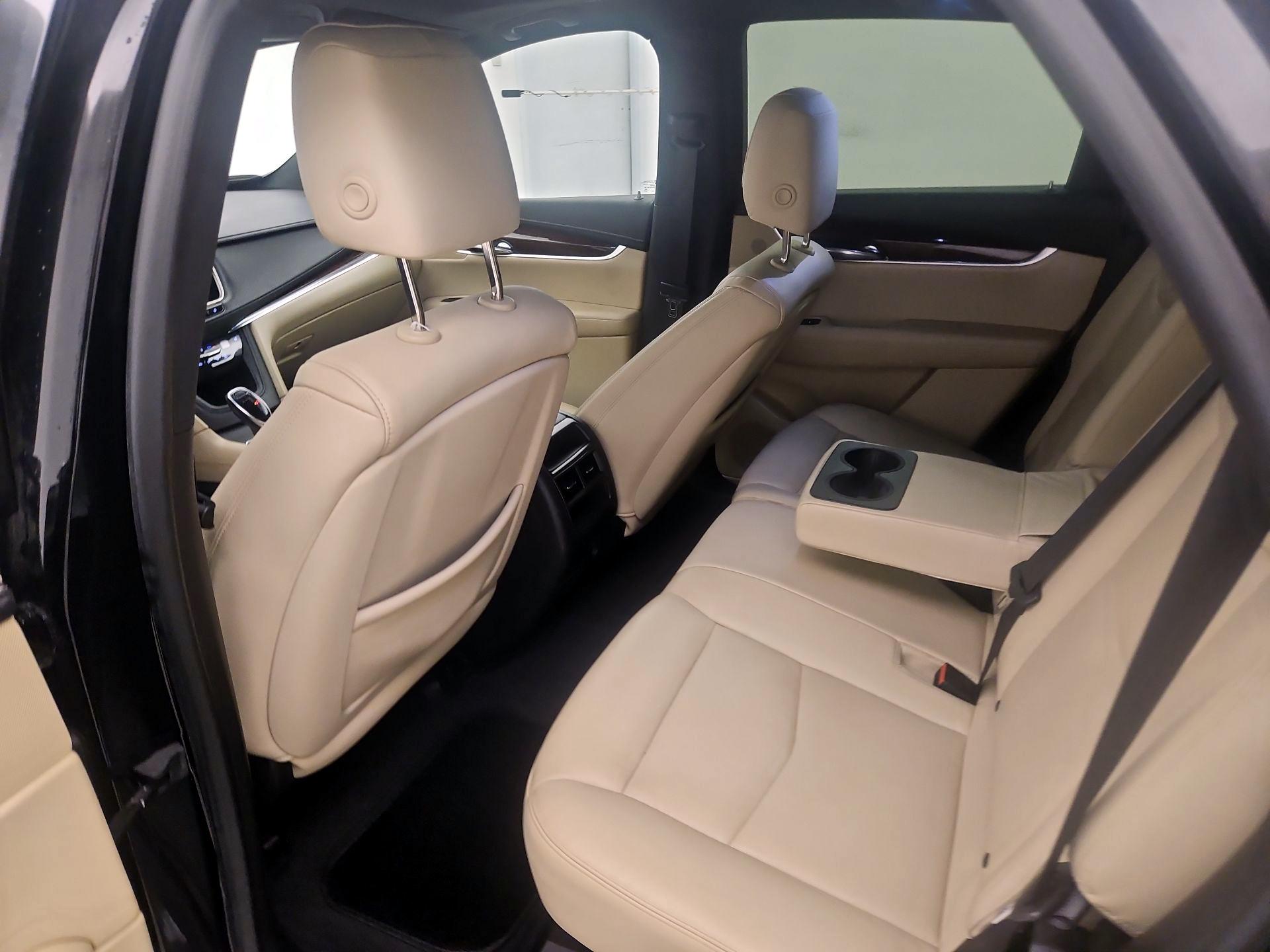 Thumbnail: 2017 Cadillac XT5 - 19