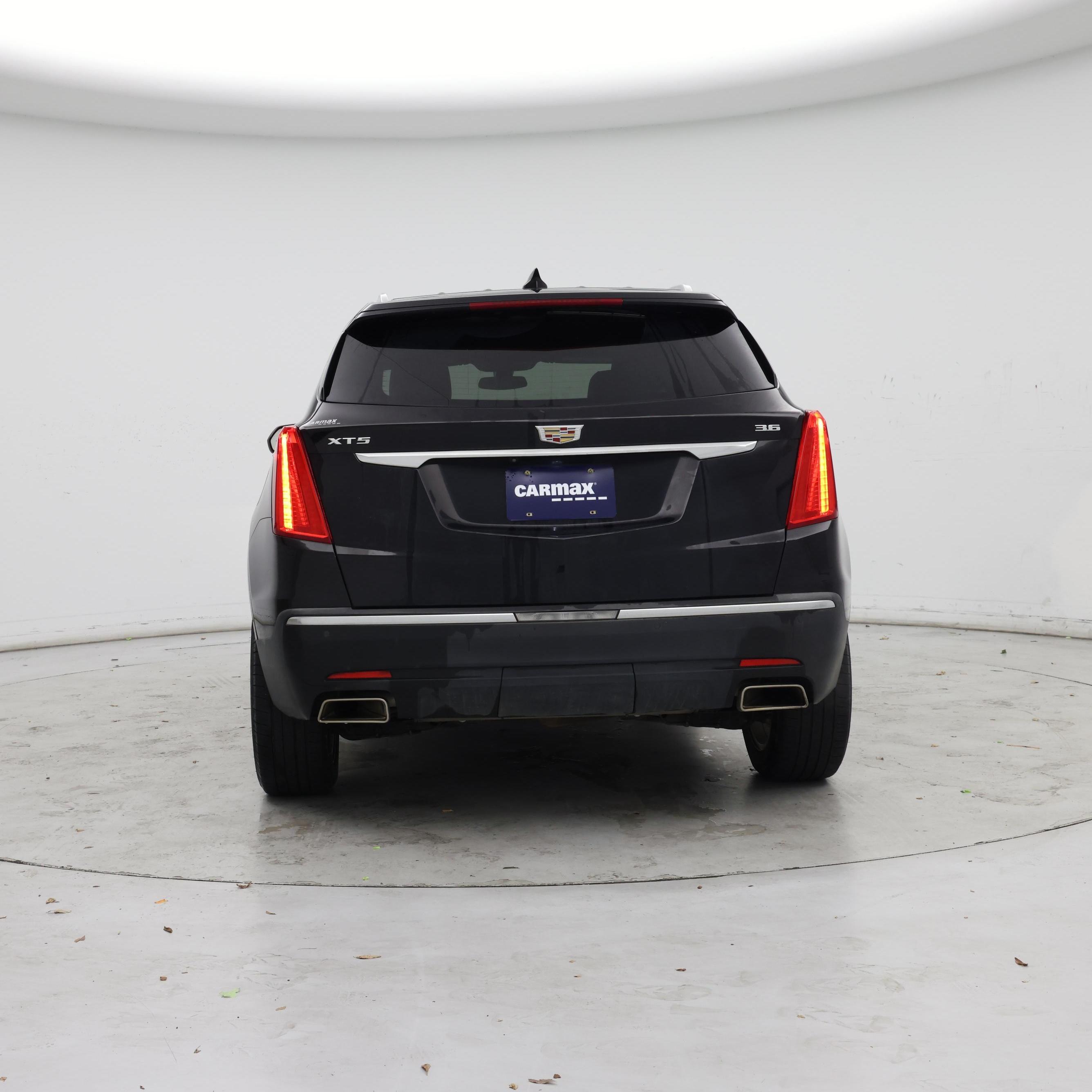 Thumbnail: 2017 Cadillac XT5 - 6
