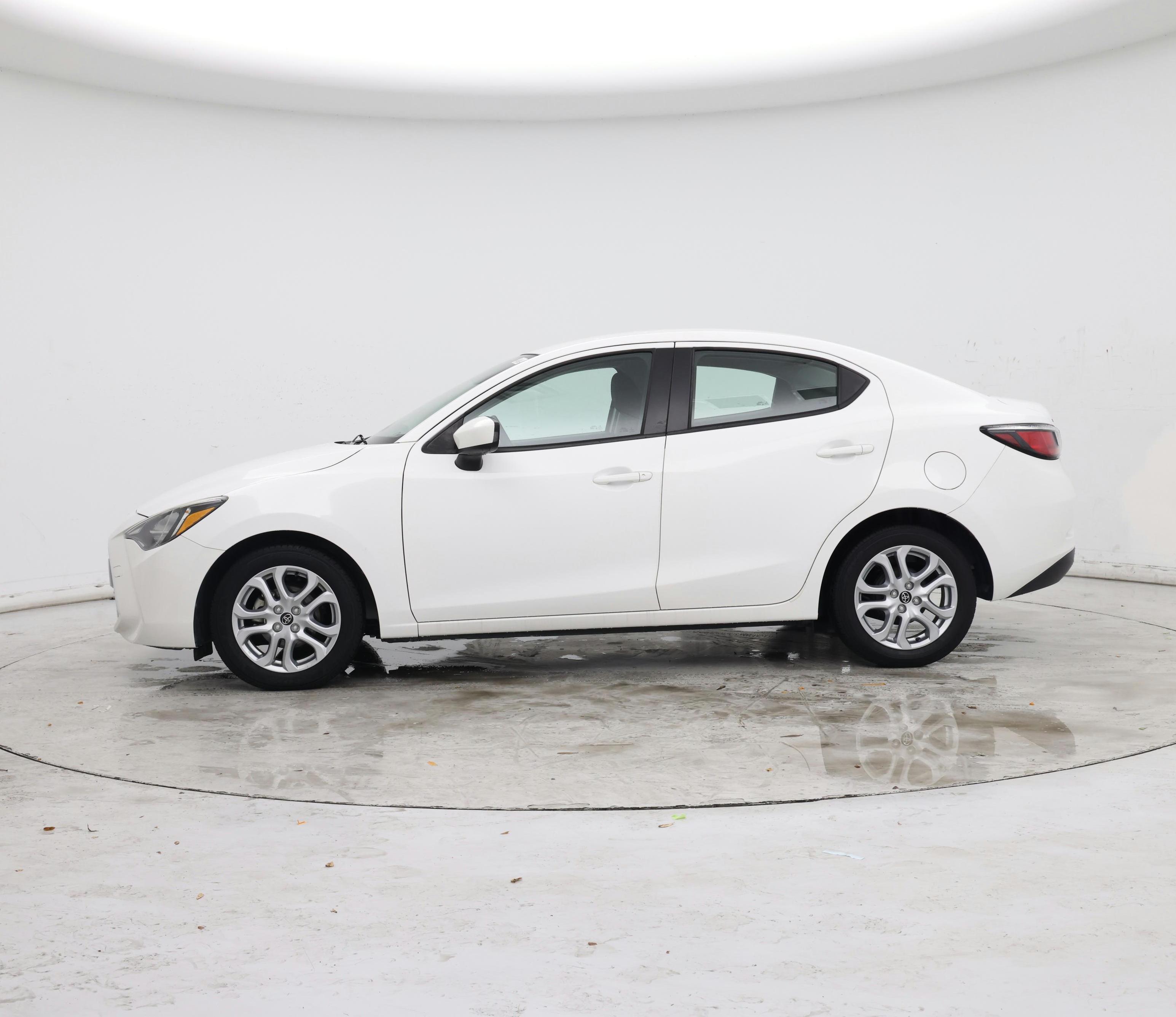 Thumbnail: 2018 Toyota Yaris iA - 3
