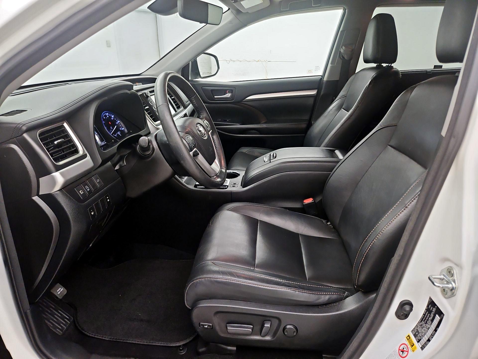 Thumbnail: 2018 Toyota Highlander - 11