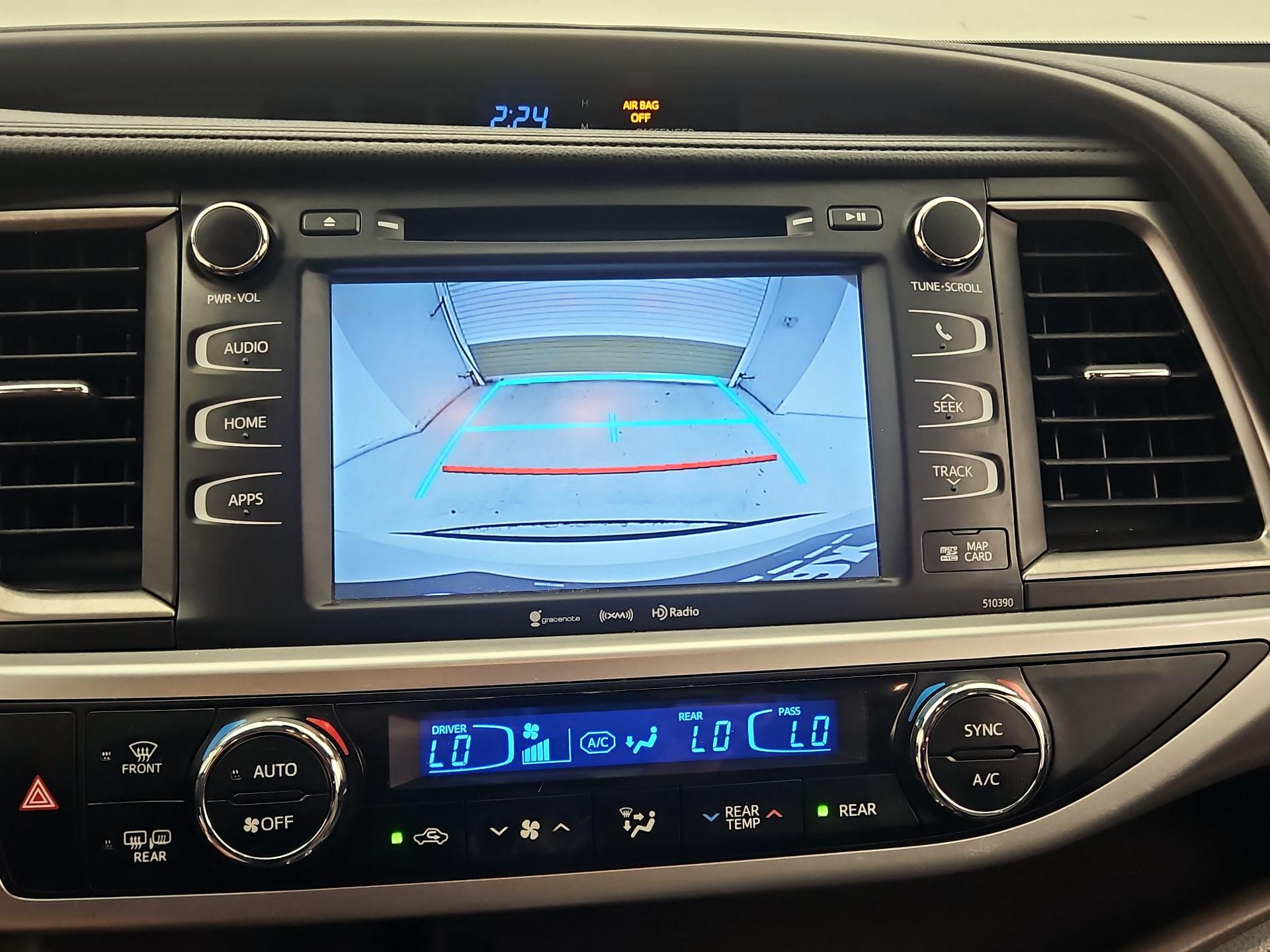 Thumbnail: 2018 Toyota Highlander - 14