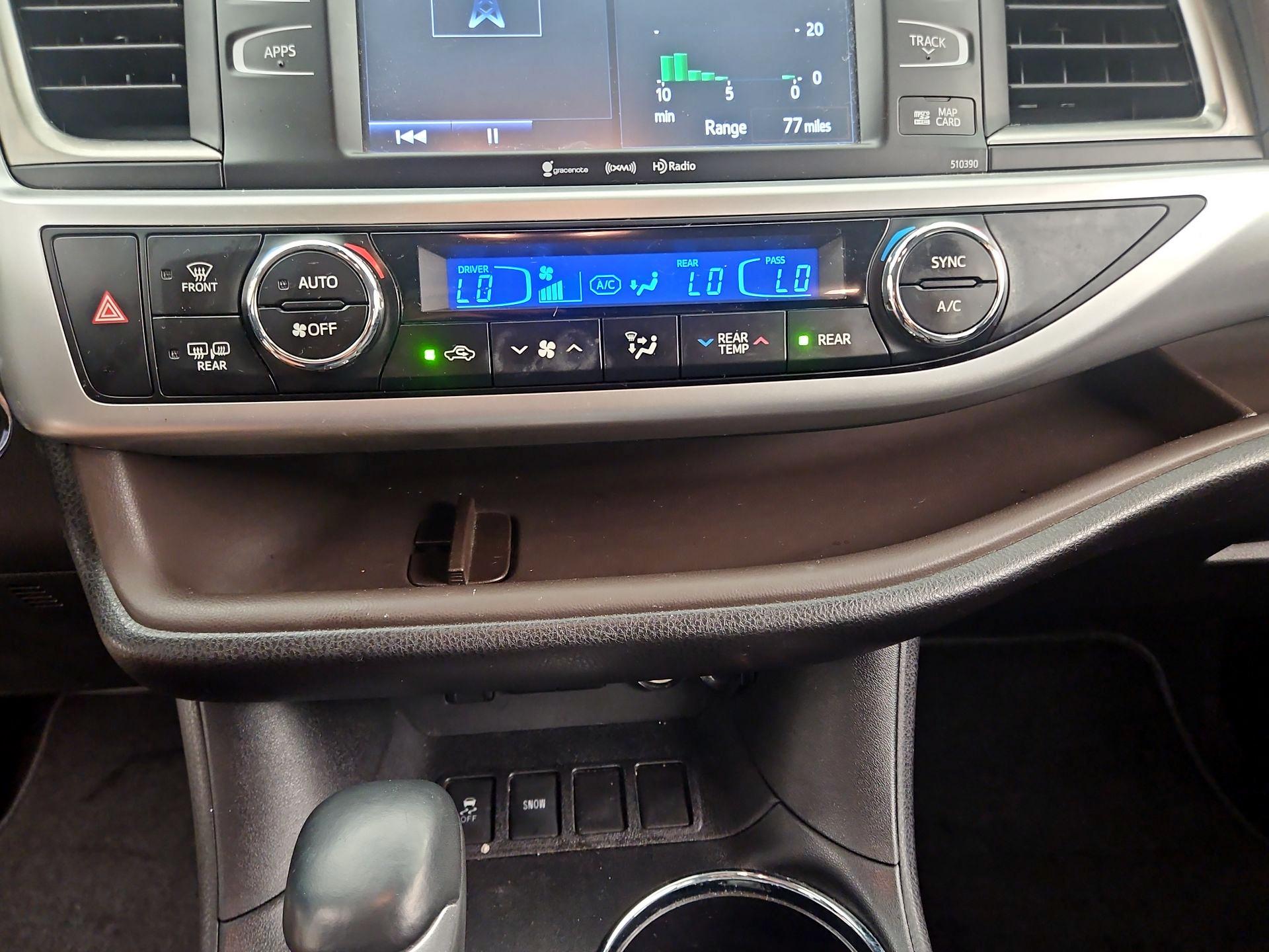 Thumbnail: 2018 Toyota Highlander - 16