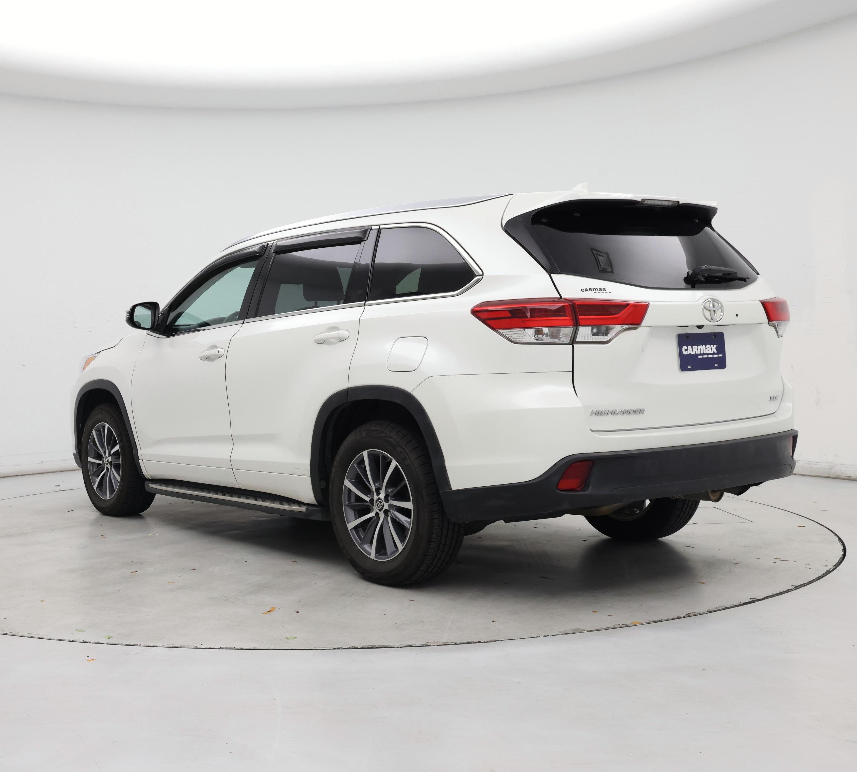 Thumbnail: 2018 Toyota Highlander - 2