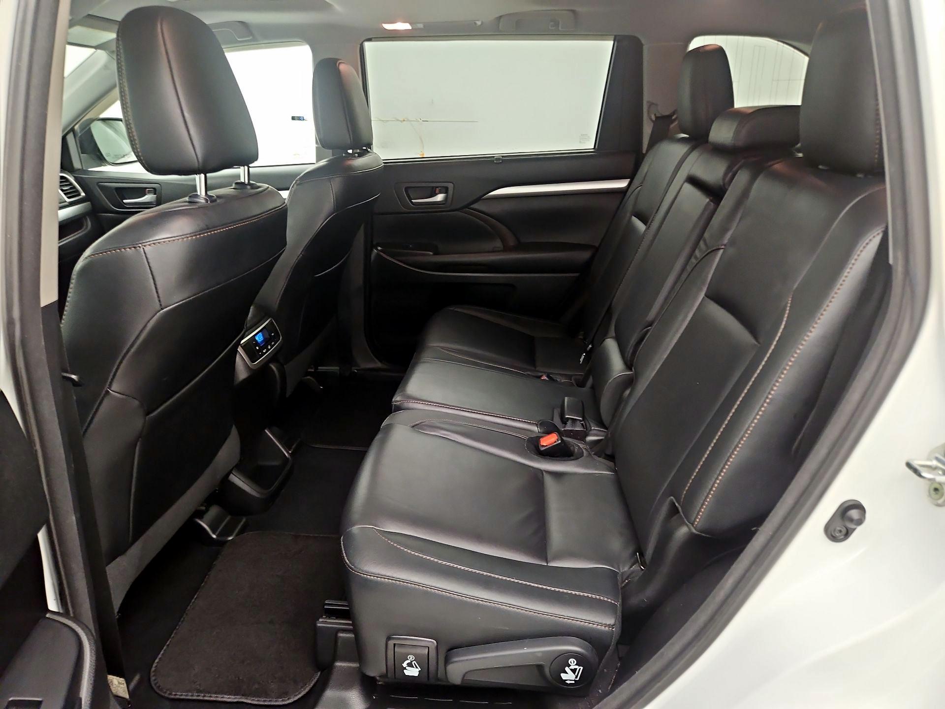 Thumbnail: 2018 Toyota Highlander - 19
