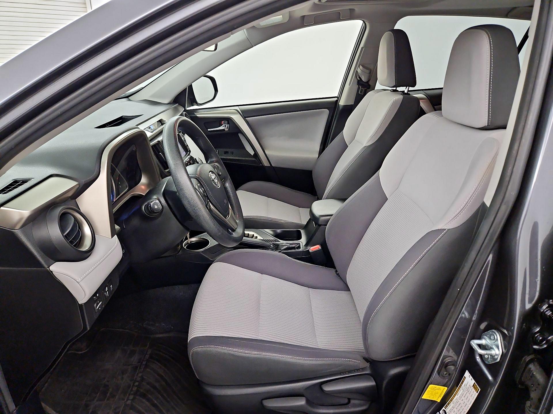 Thumbnail: 2015 Toyota RAV4 - 11