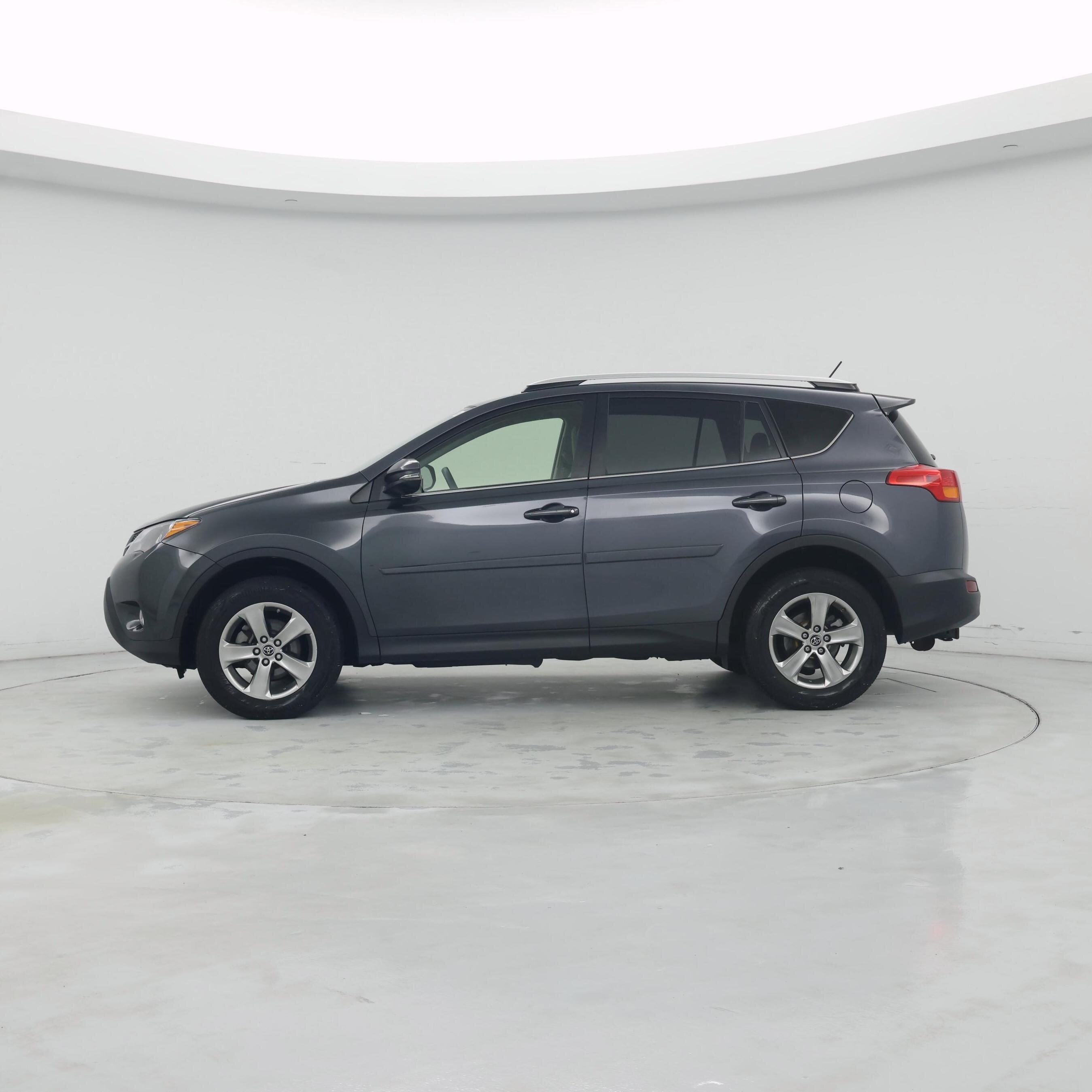 Thumbnail: 2015 Toyota RAV4 - 3