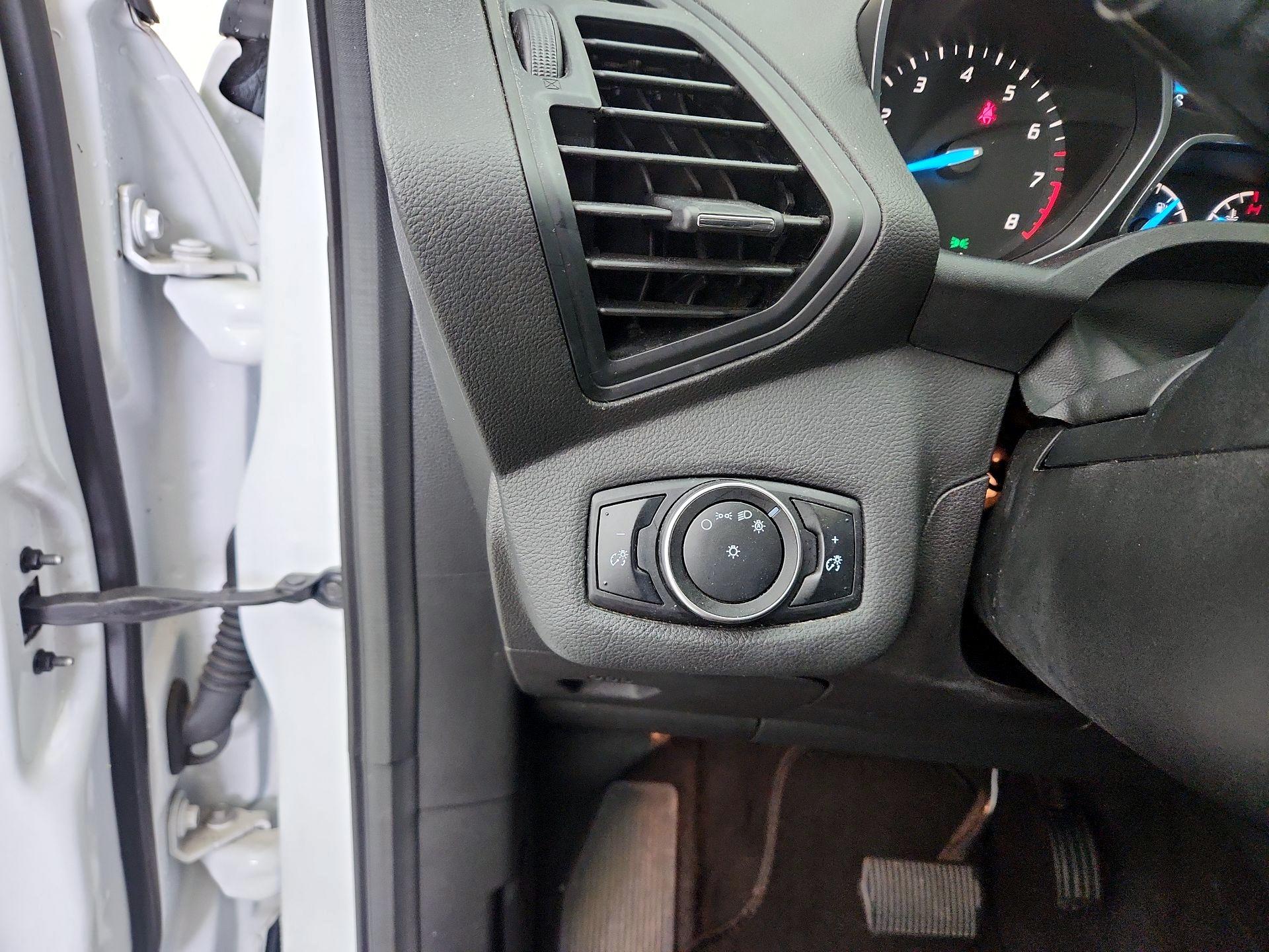 Thumbnail: 2016 Ford Escape - 13