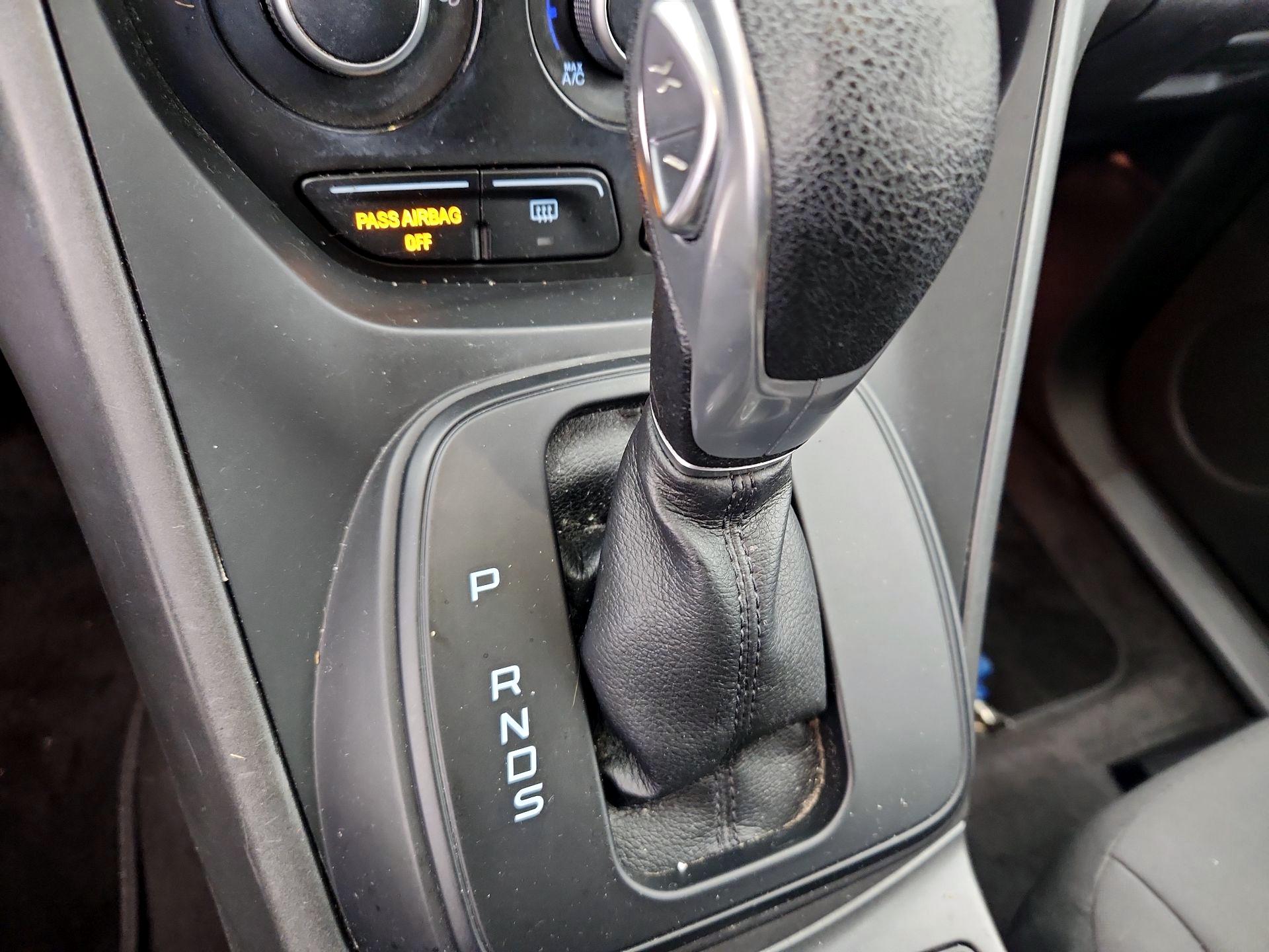 Thumbnail: 2016 Ford Escape - 17