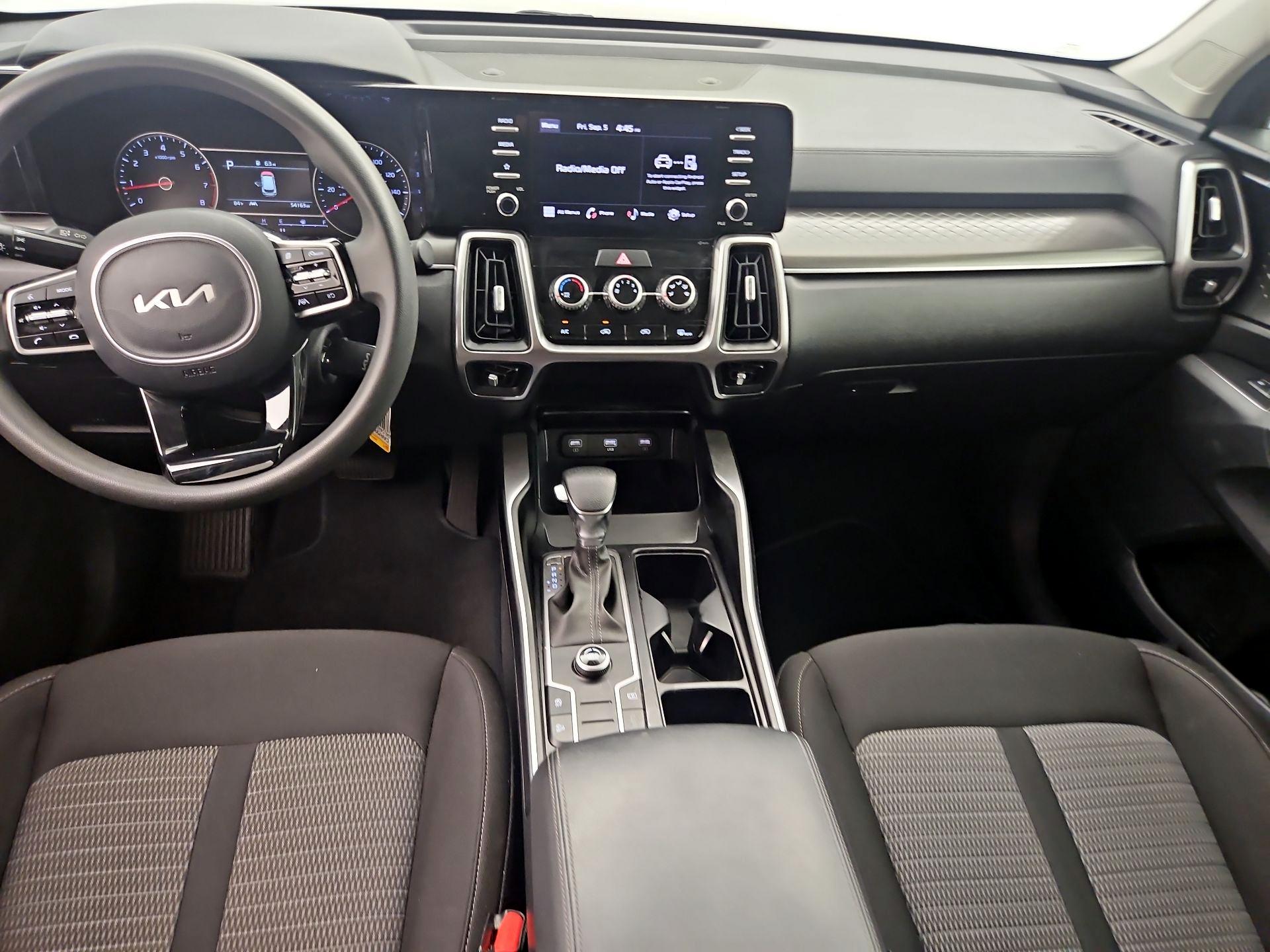 Thumbnail: 2022 Kia Sorento - 9
