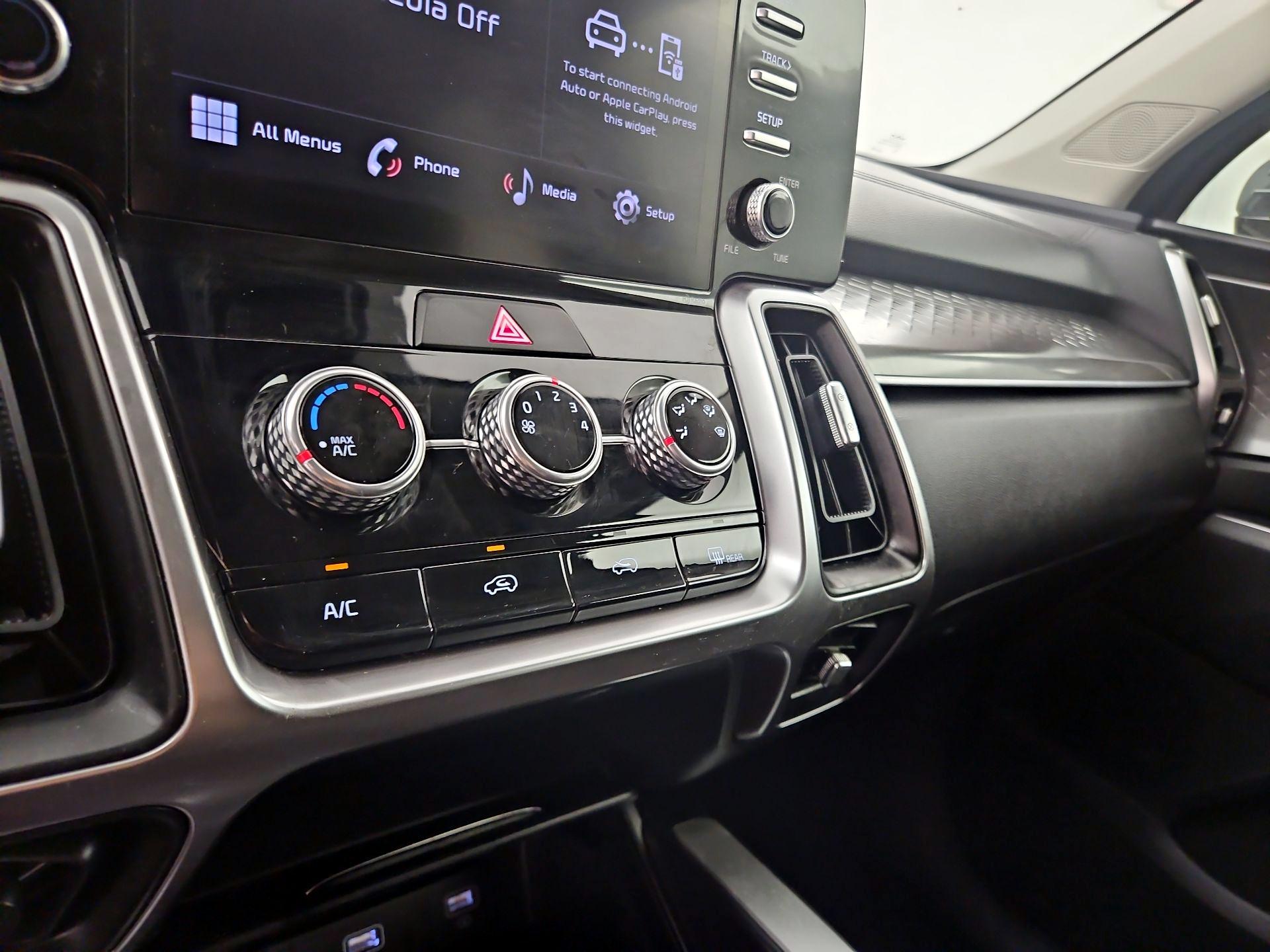 Thumbnail: 2022 Kia Sorento - 16
