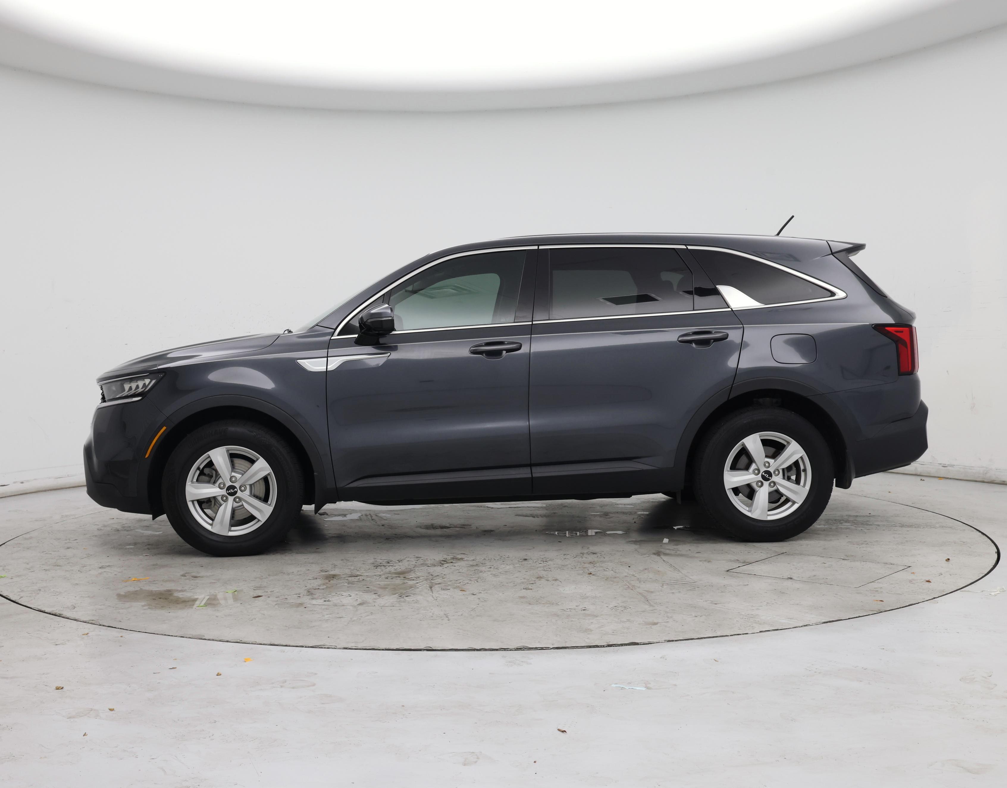 Thumbnail: 2022 Kia Sorento - 3